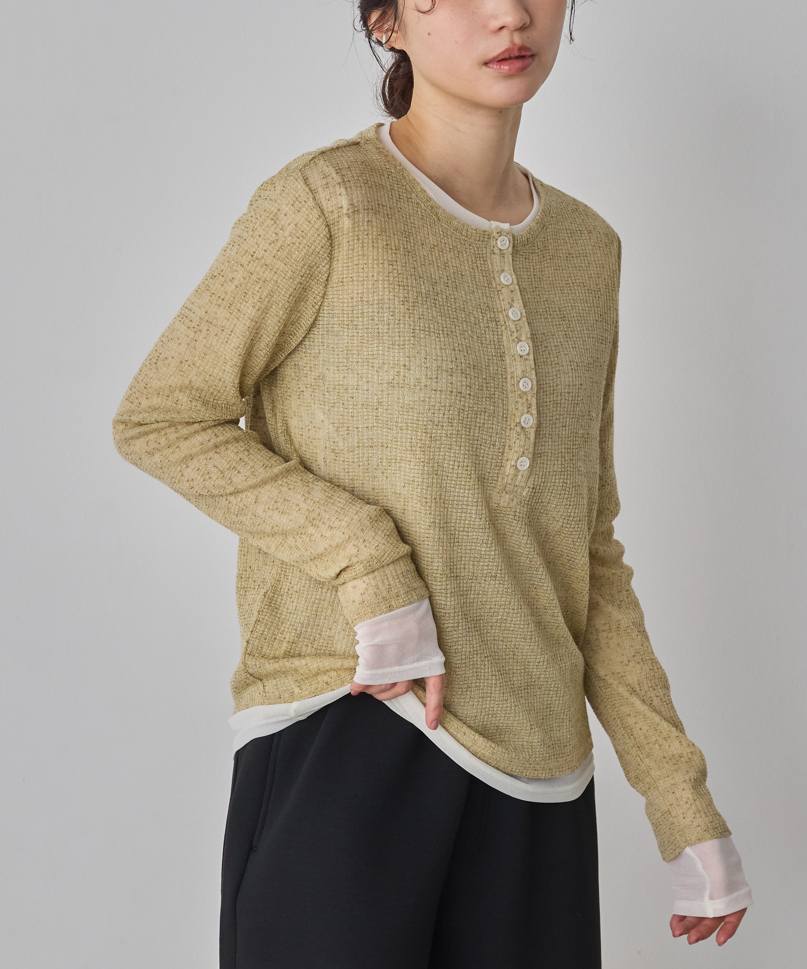 ヘンリーネック レイヤードシアートップス