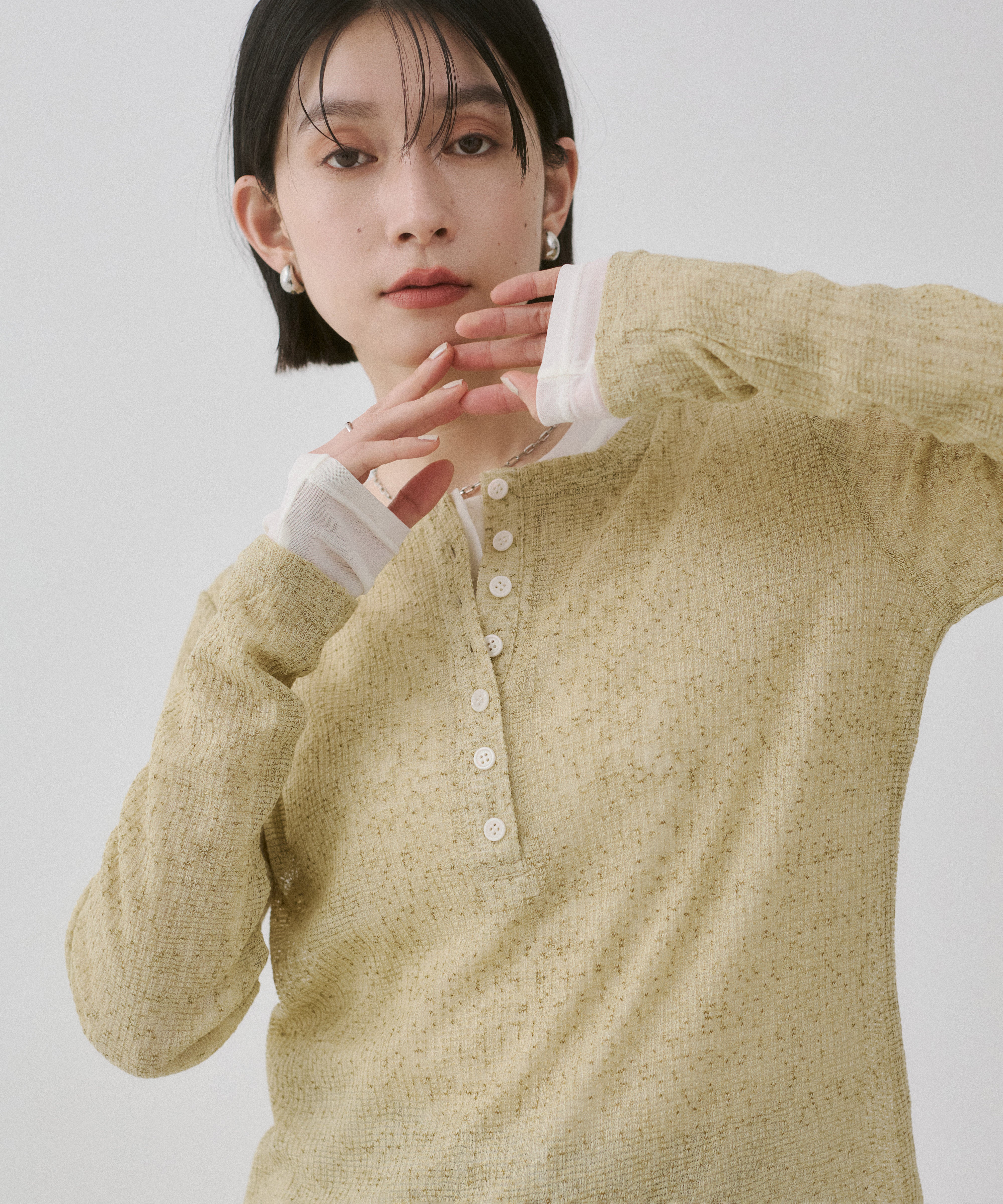 ヘンリーネック レイヤードシアートップス