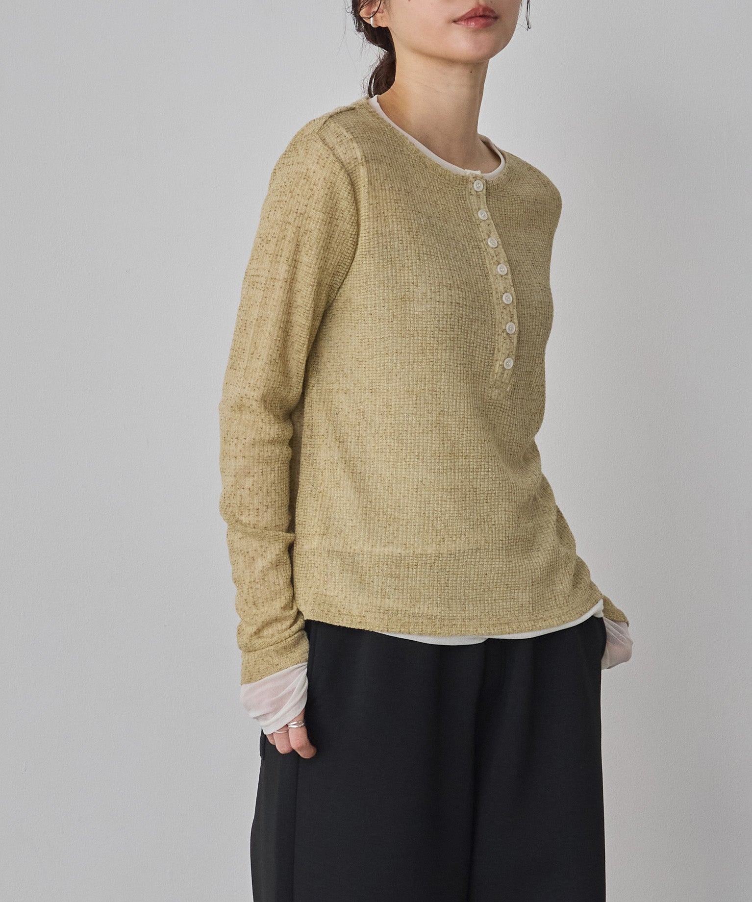 ヘンリーネック レイヤードシアートップス