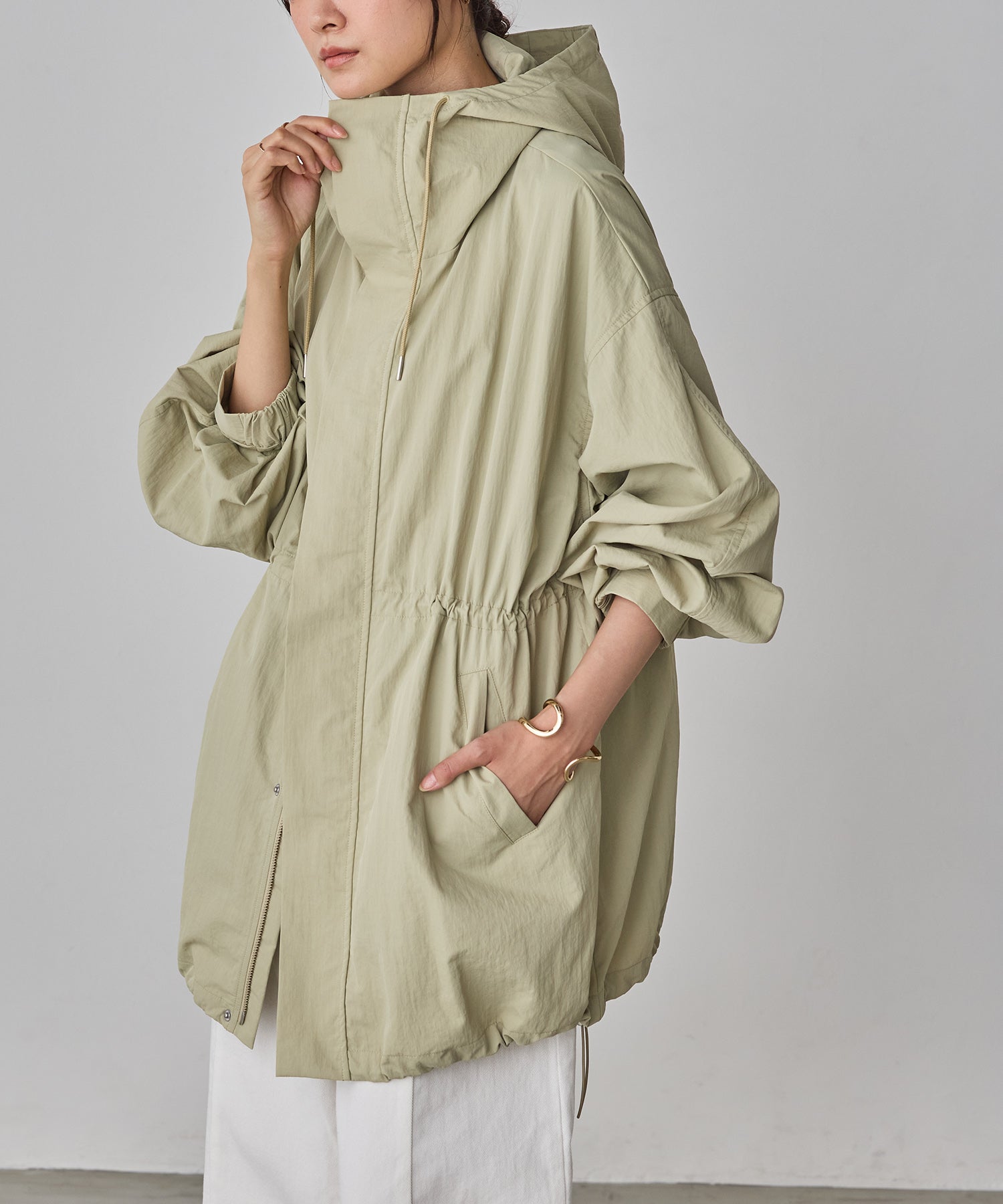 ナイロン マウンテンパーカー