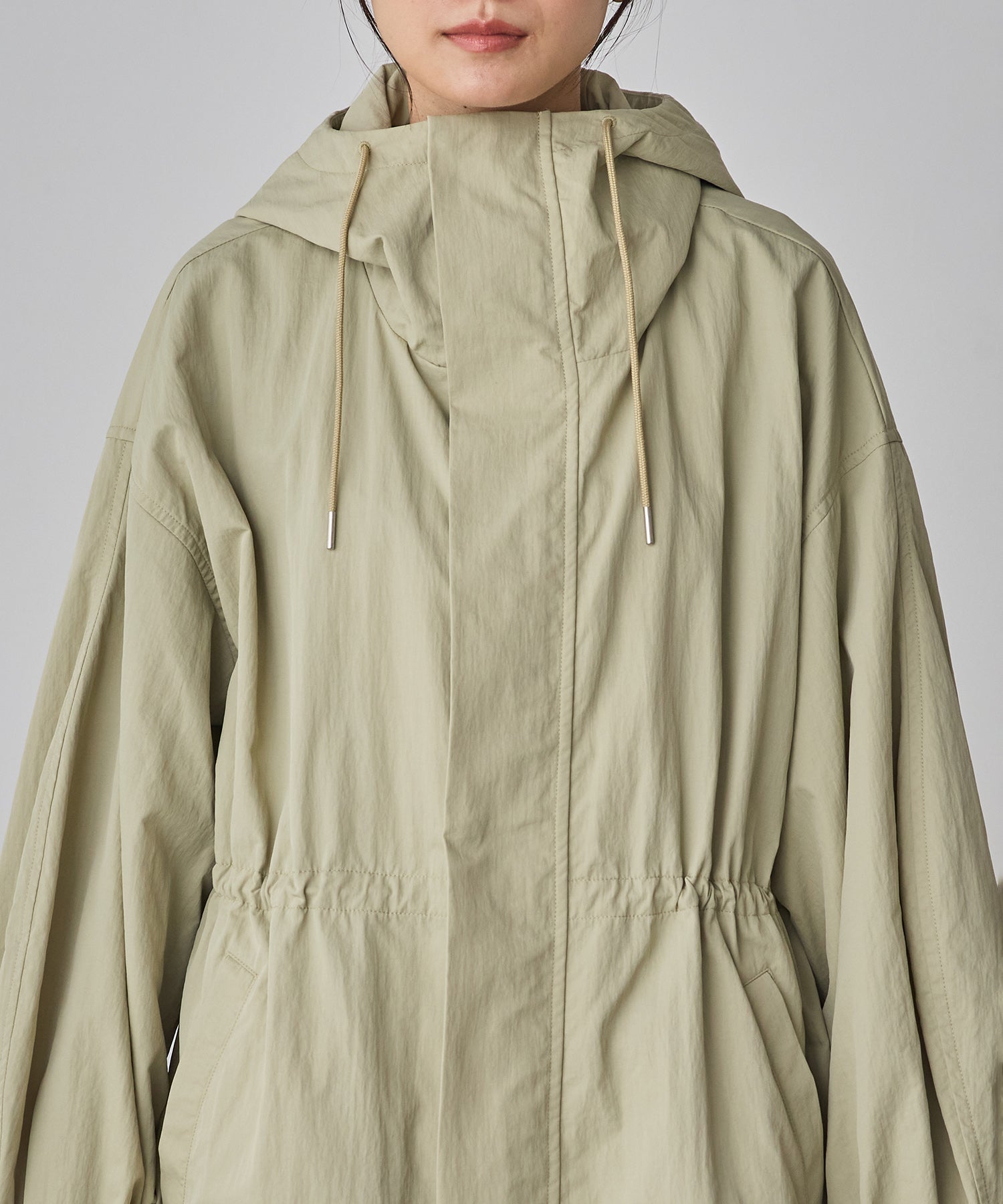 ナイロン マウンテンパーカー