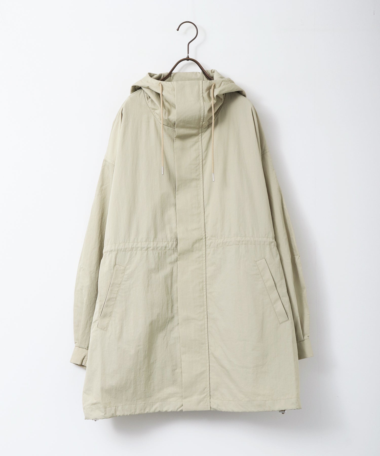 ナイロン マウンテンパーカー