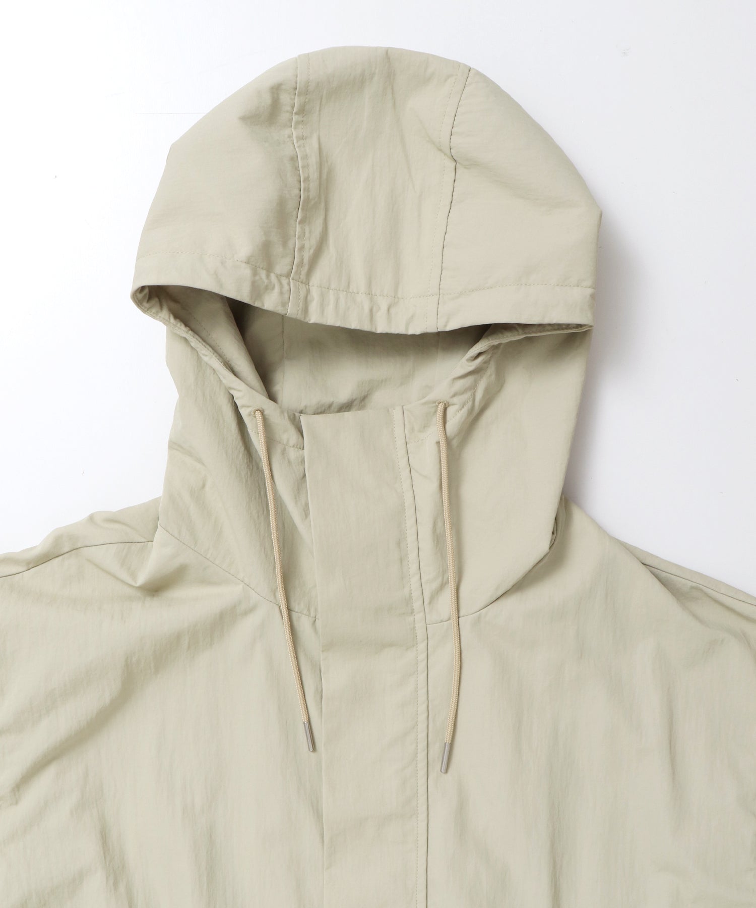 ナイロン マウンテンパーカー
