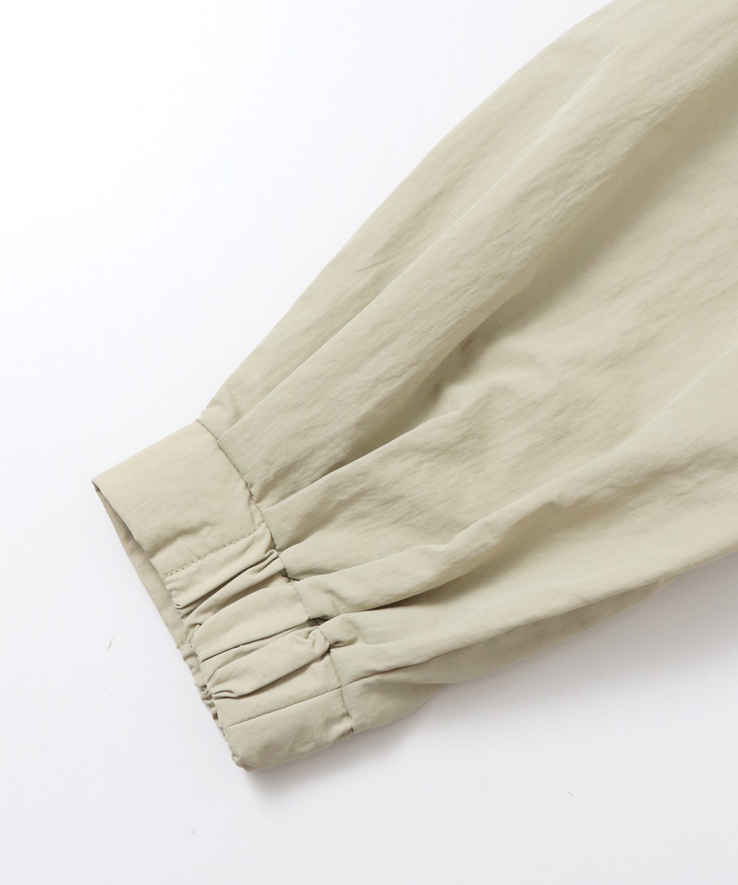 ナイロン マウンテンパーカー