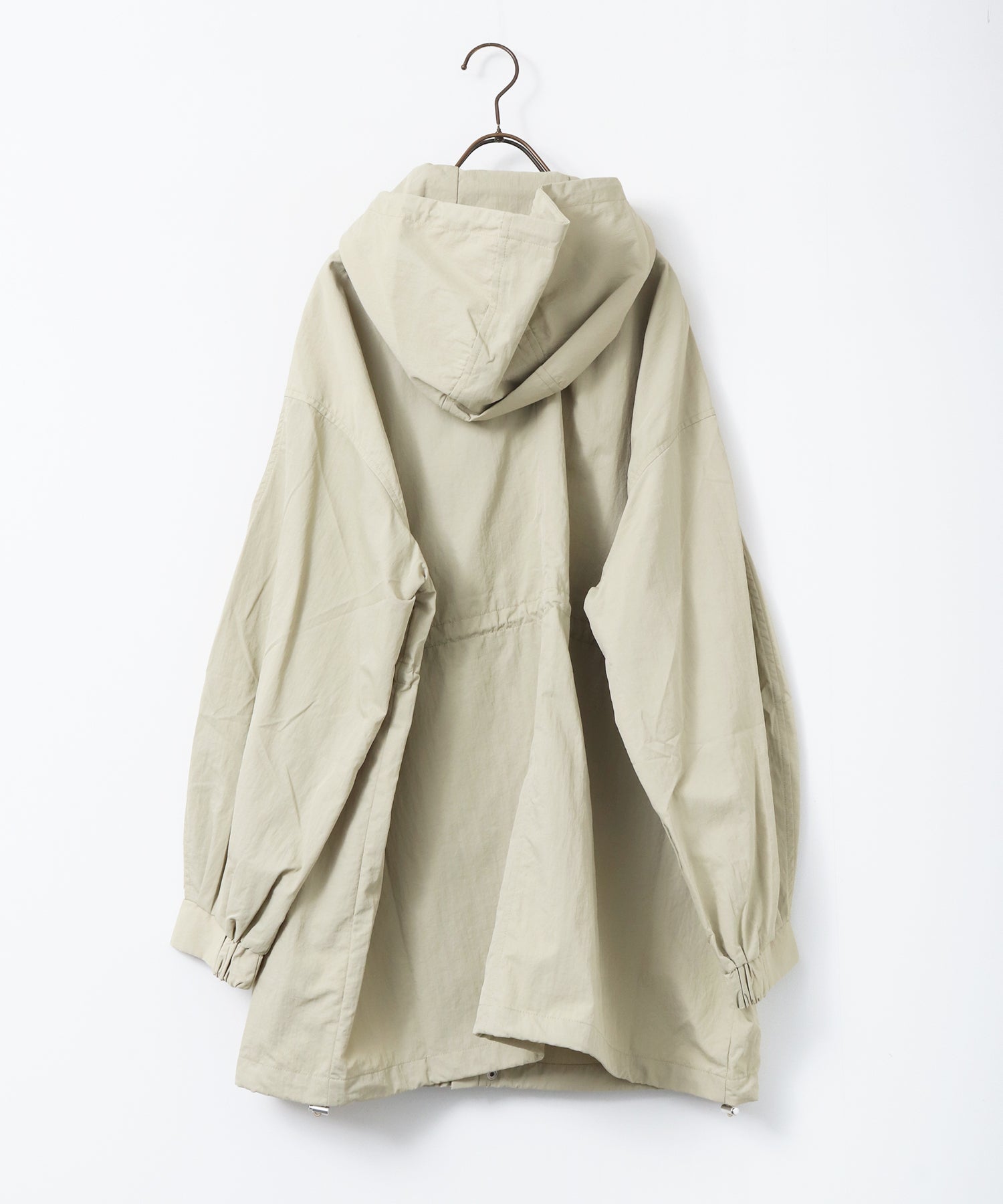 ナイロン マウンテンパーカー