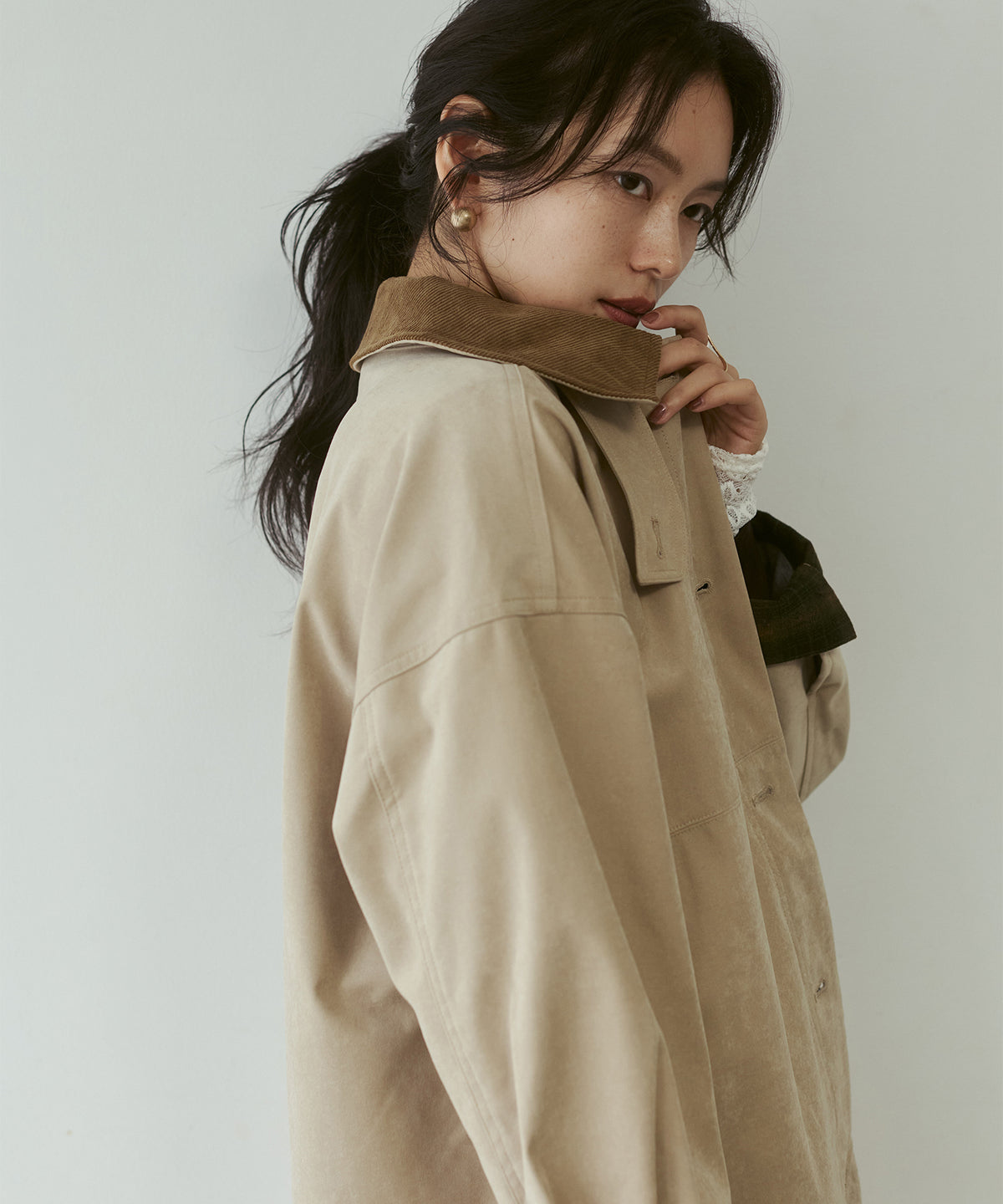 COLOUR-BLOCKED COLLAR BONDED STAND-UP COLLAR COAT
