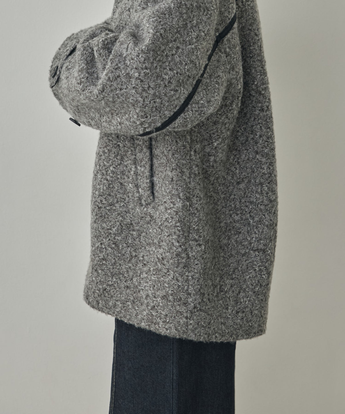 CURLY BOUCLÉ STAND-UP COLLAR MEDIUM COAT