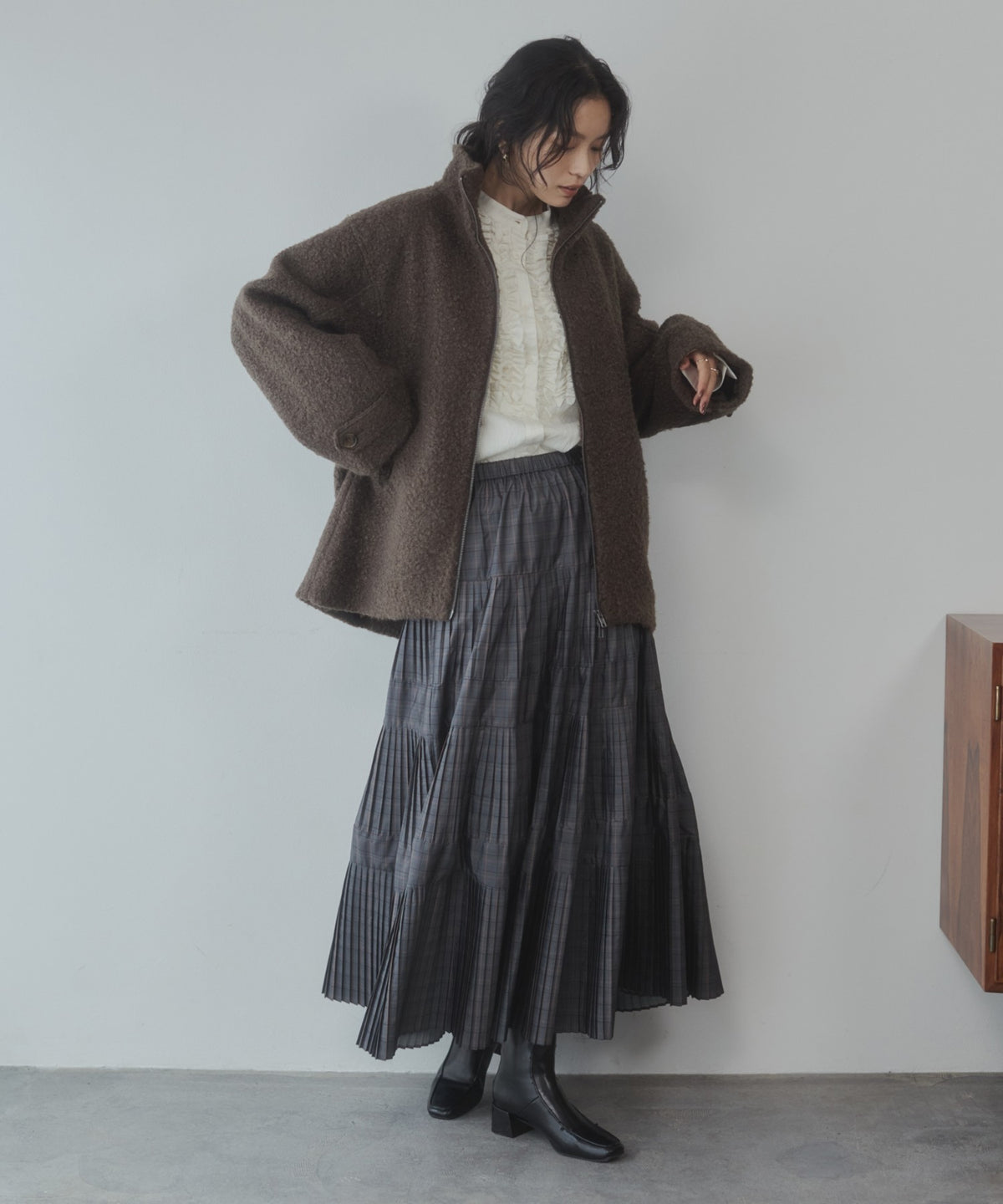 CURLY BOUCLÉ STAND-UP COLLAR MEDIUM COAT