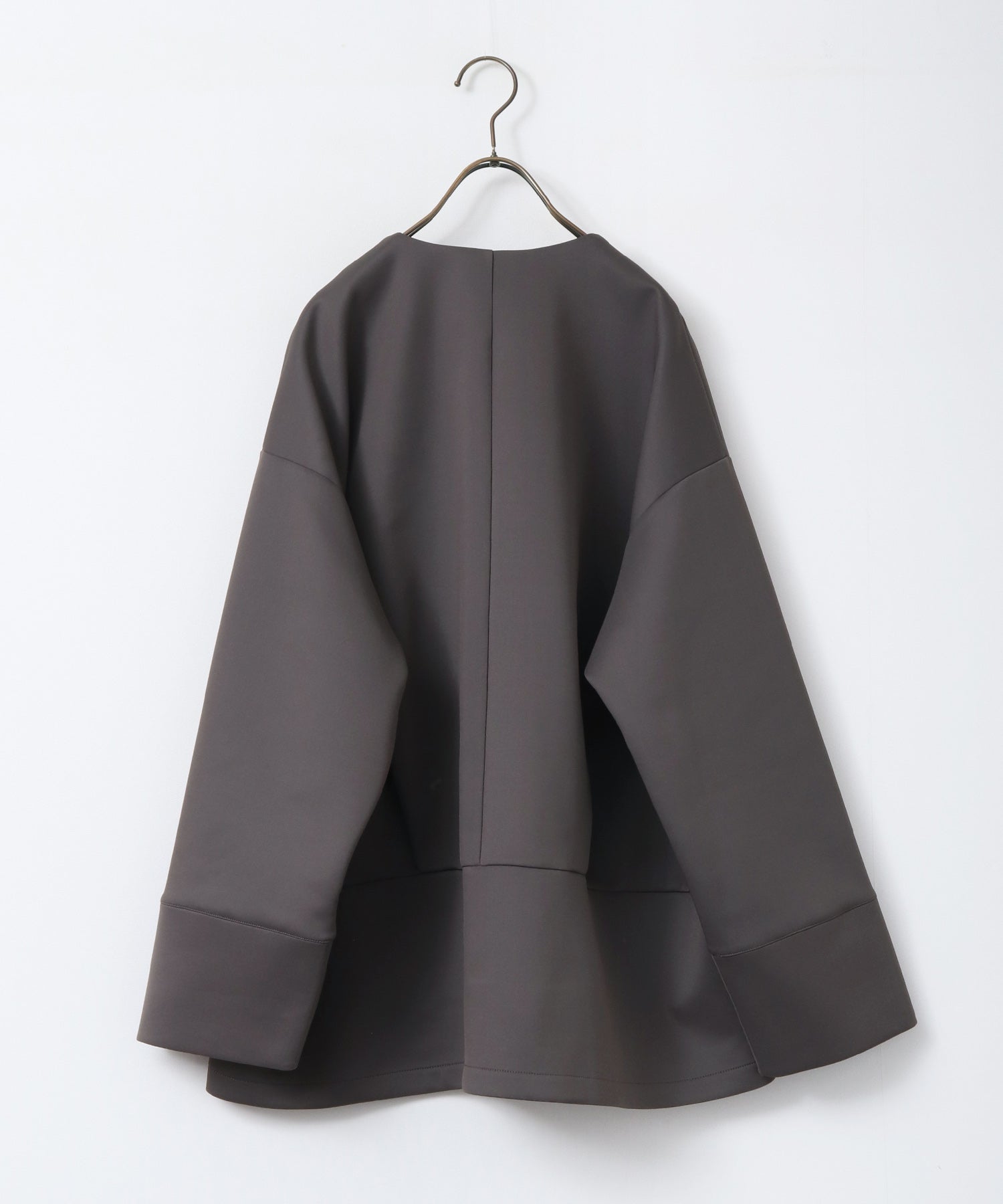 CARDBOARD COLLARLESS COAT