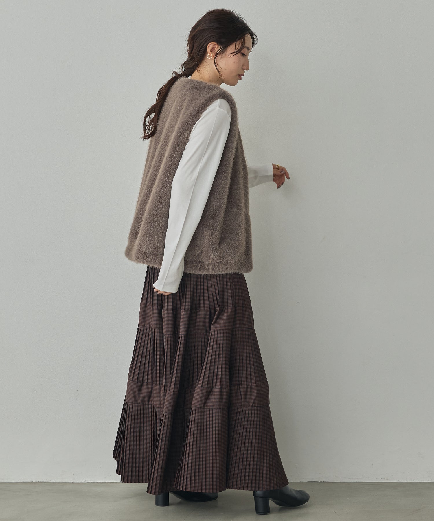 MIDI-LENGTH V-NECK FAUX FUR VEST