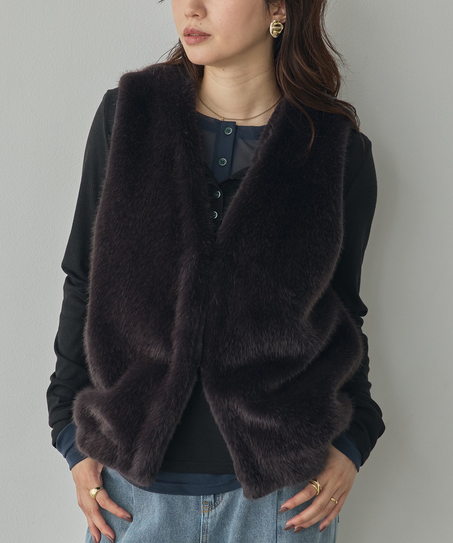 MIDI-LENGTH V-NECK FAUX FUR VEST