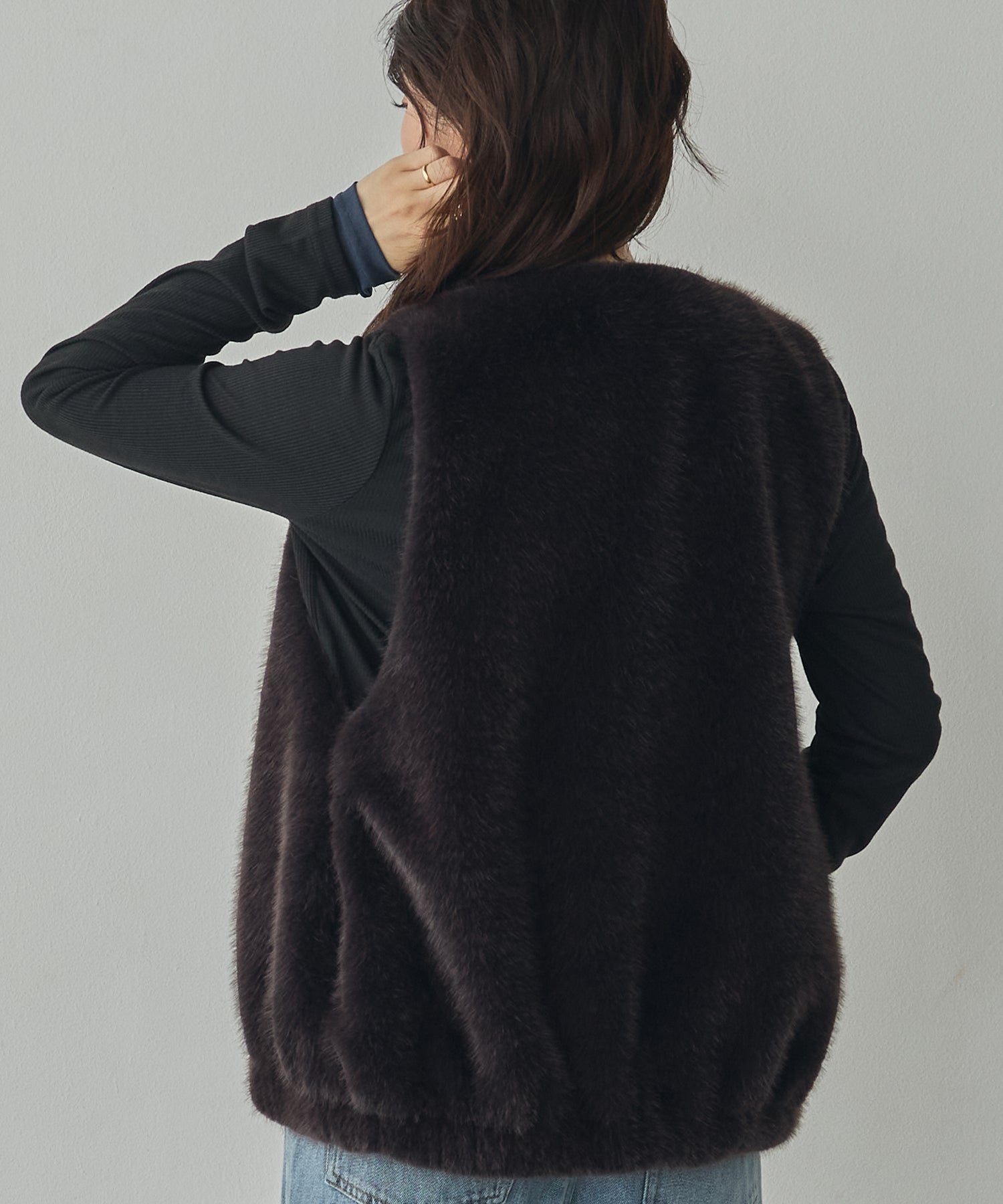 MIDI-LENGTH V-NECK FAUX FUR VEST