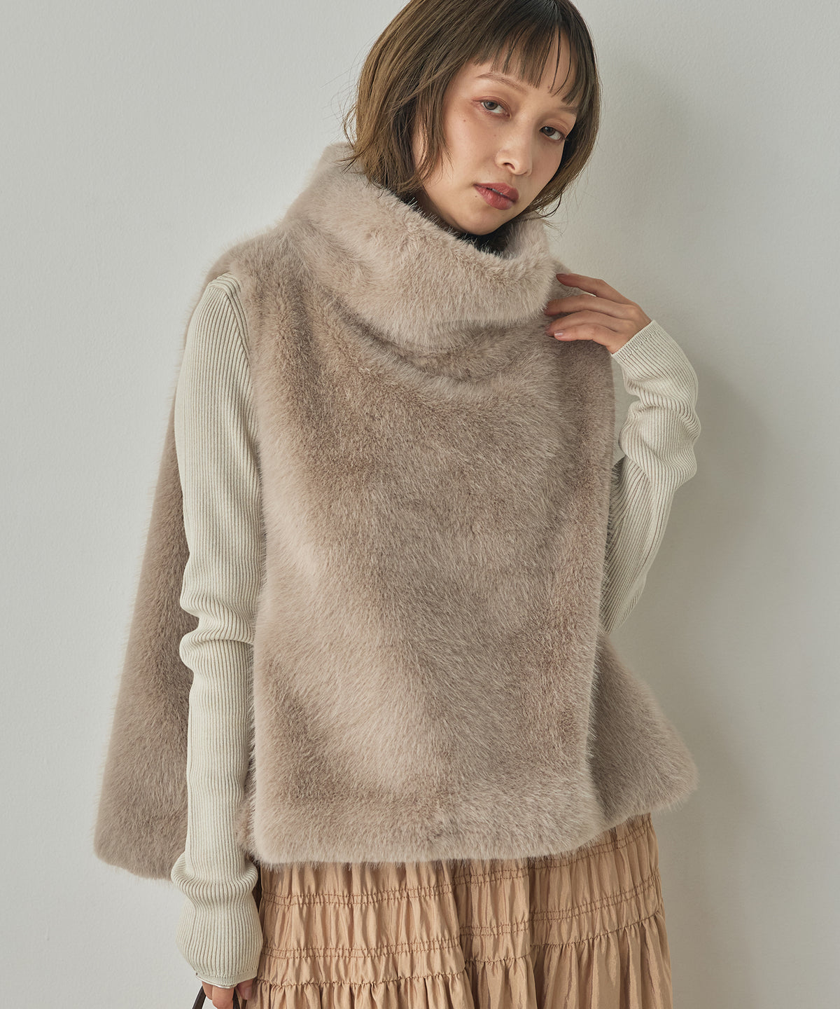 FUR HIGH-NECK VEST