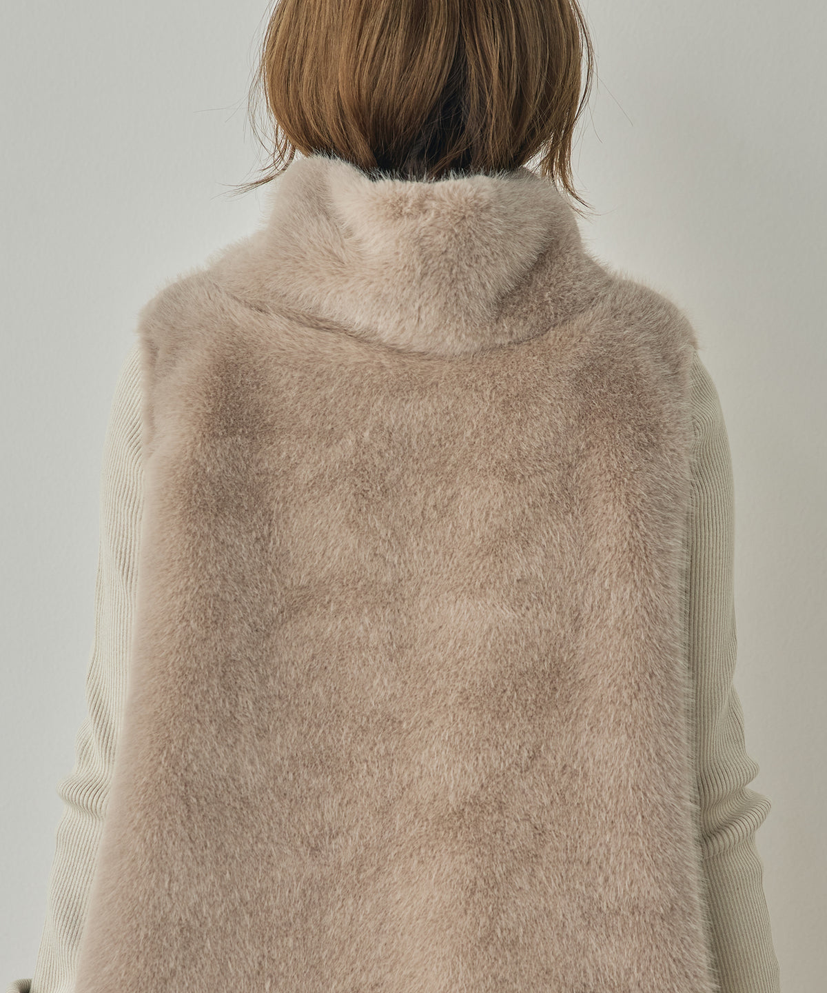 FUR HIGH-NECK VEST