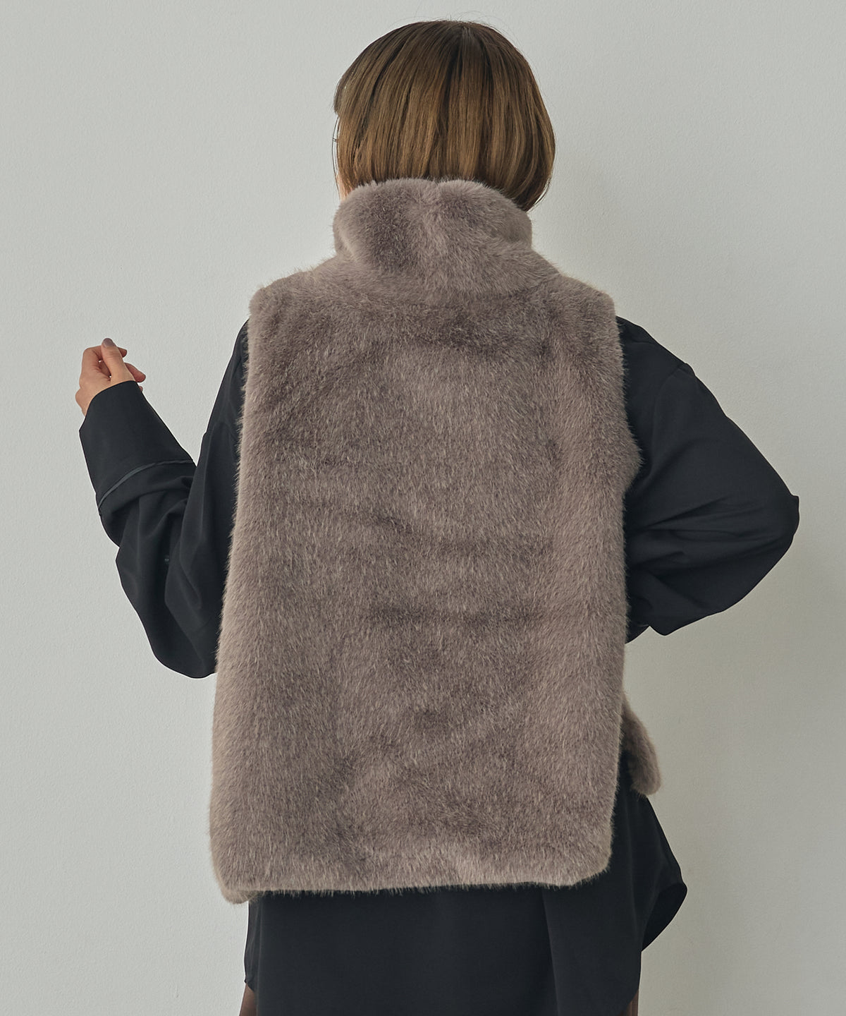 FUR HIGH-NECK VEST