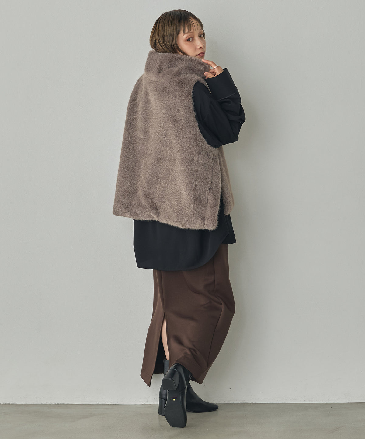 FUR HIGH-NECK VEST