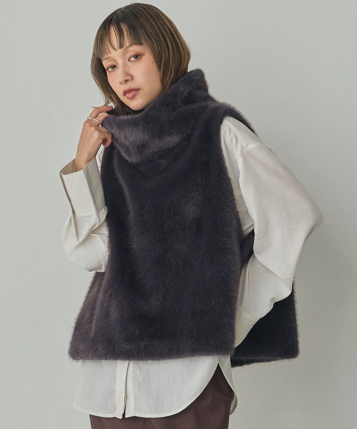 FUR HIGH-NECK VEST