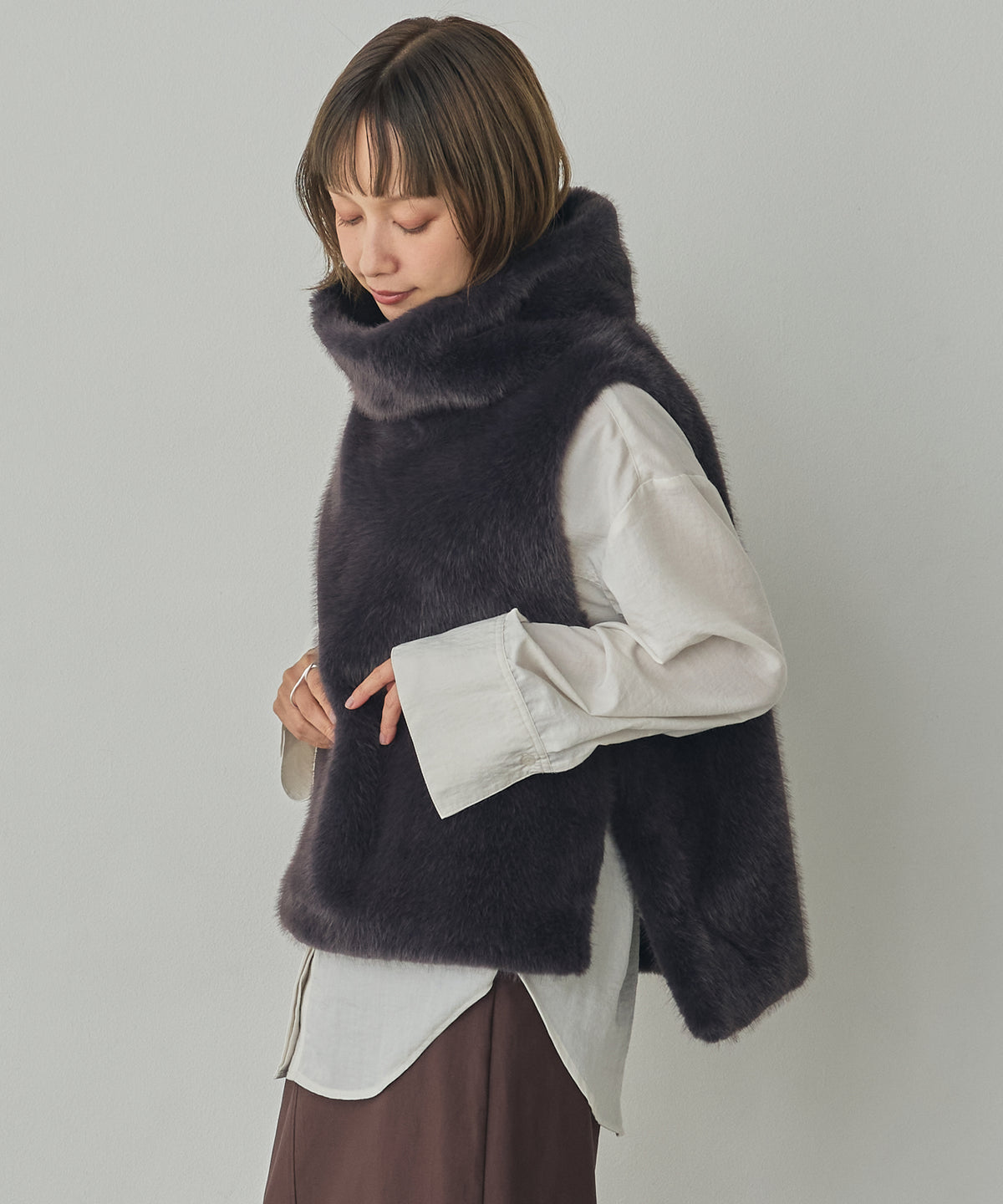 FUR HIGH-NECK VEST