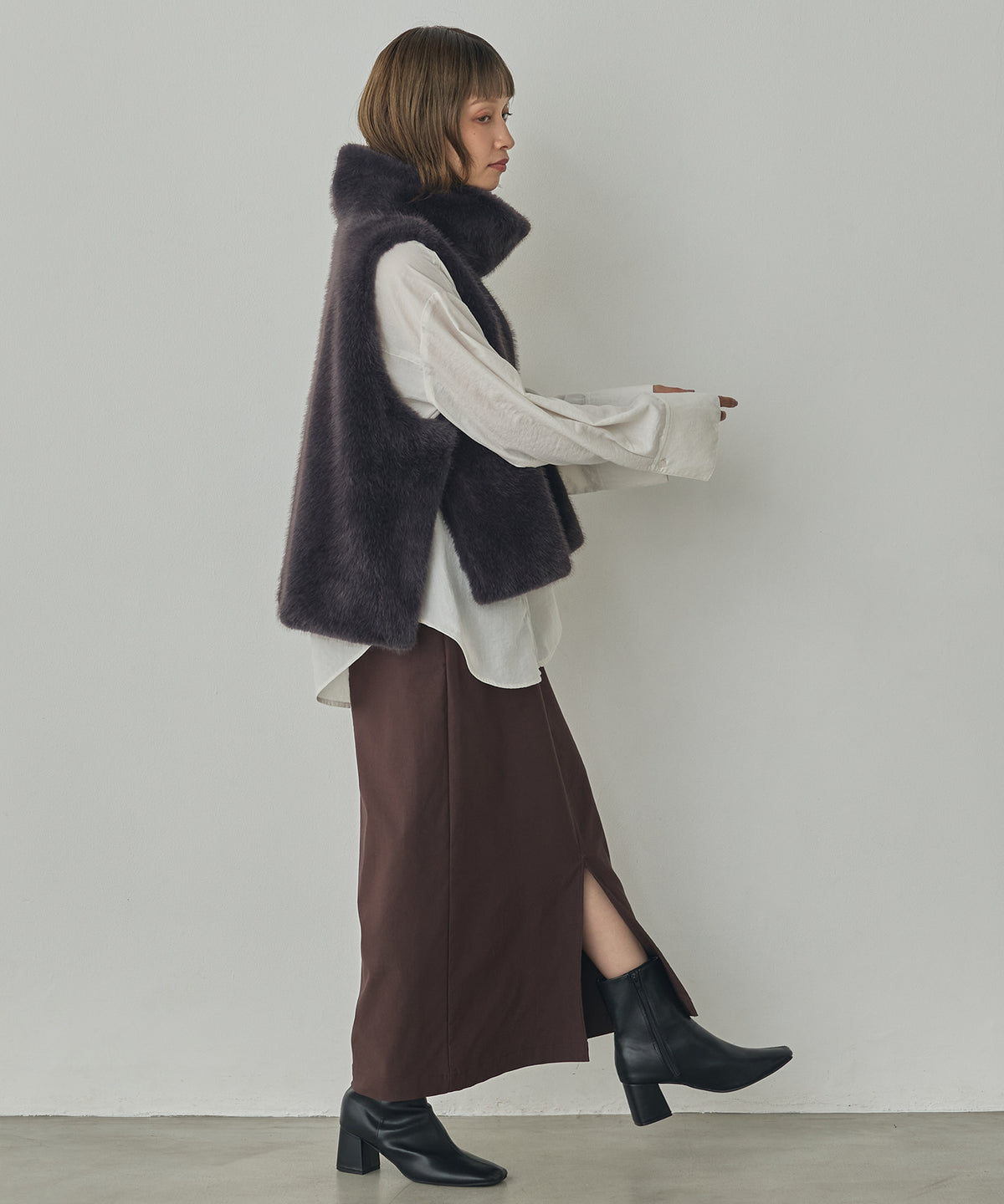 FUR HIGH-NECK VEST