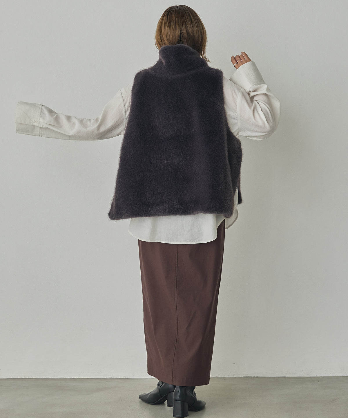 FUR HIGH-NECK VEST