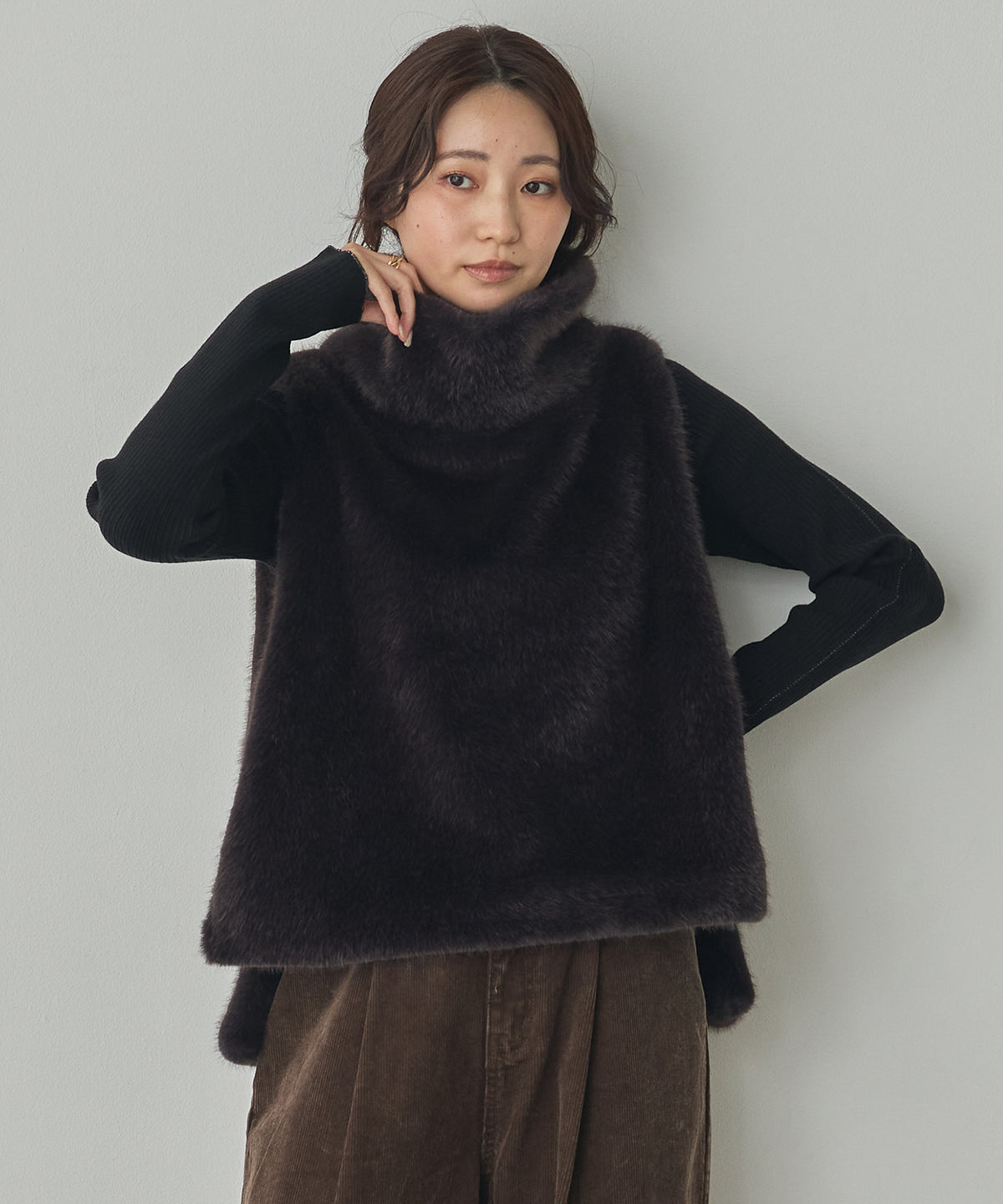 FUR HIGH-NECK VEST
