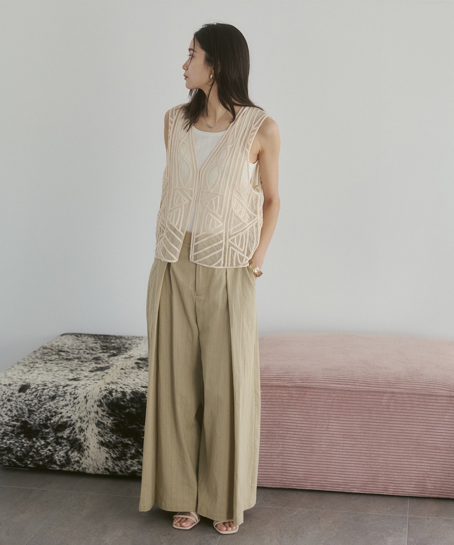 ネット 刺繍ジレ