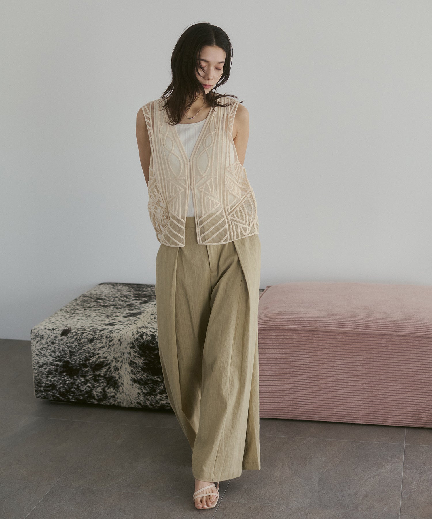 ネット 刺繍ジレ