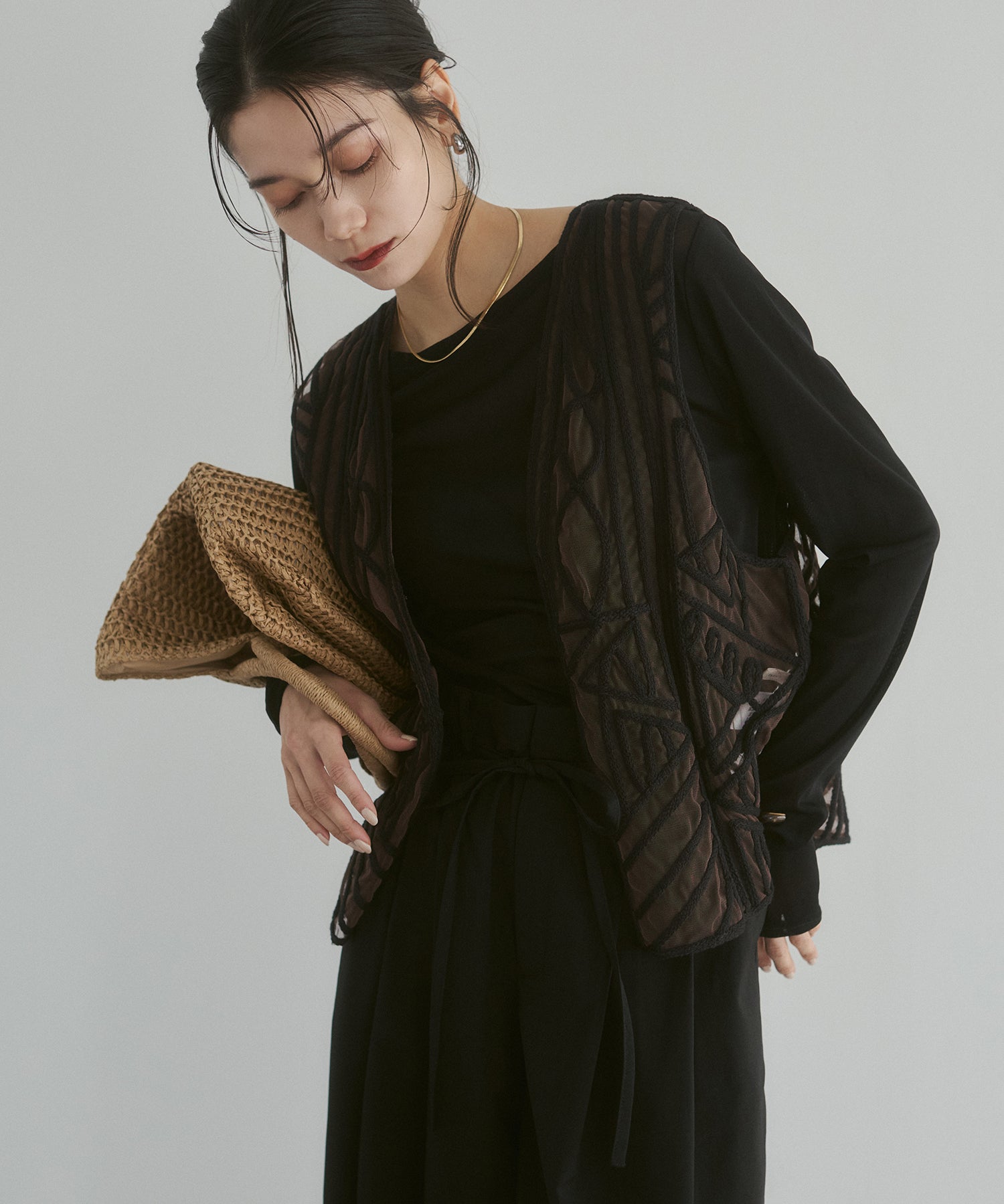 ネット 刺繍ジレ