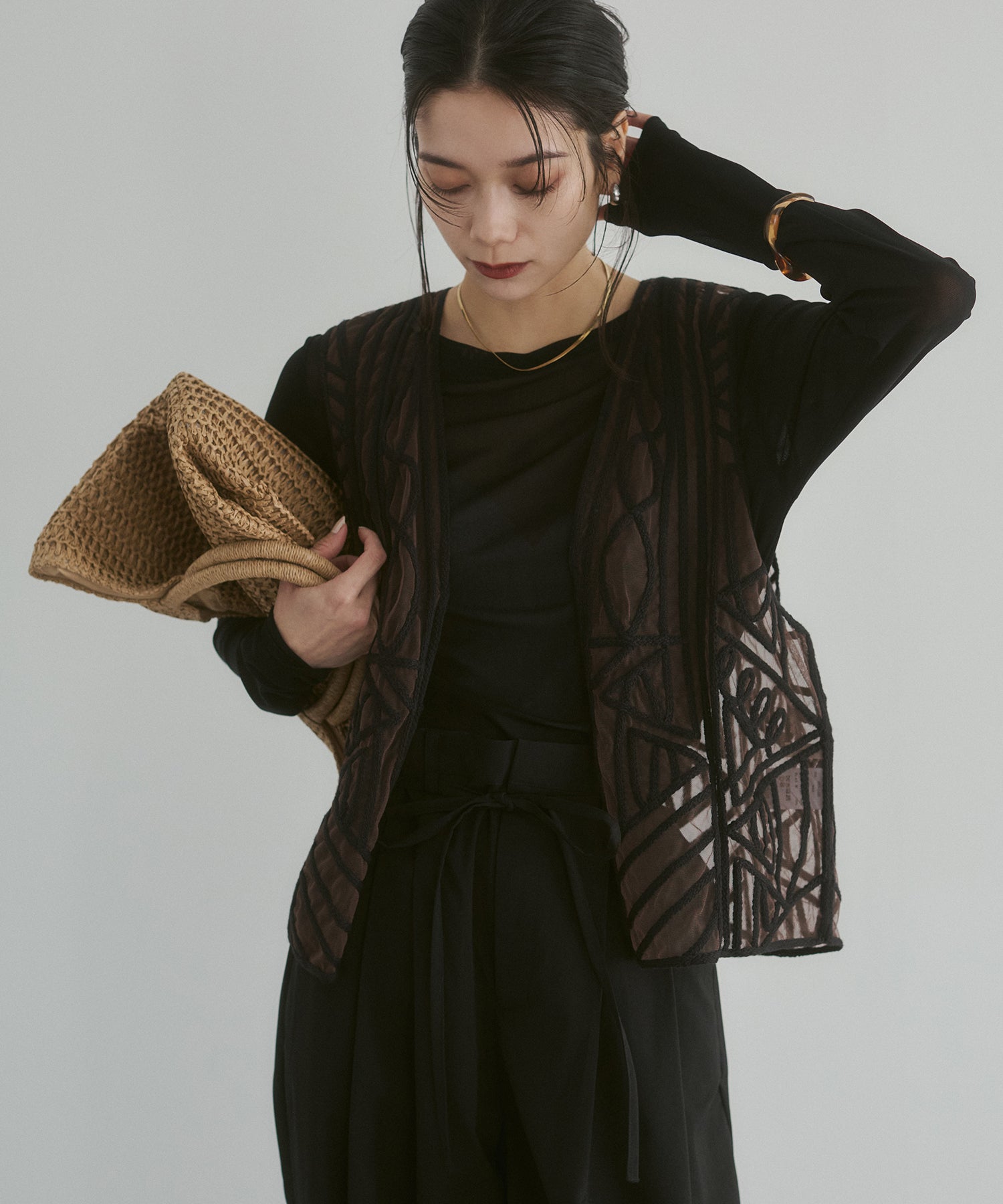 ネット 刺繍ジレ