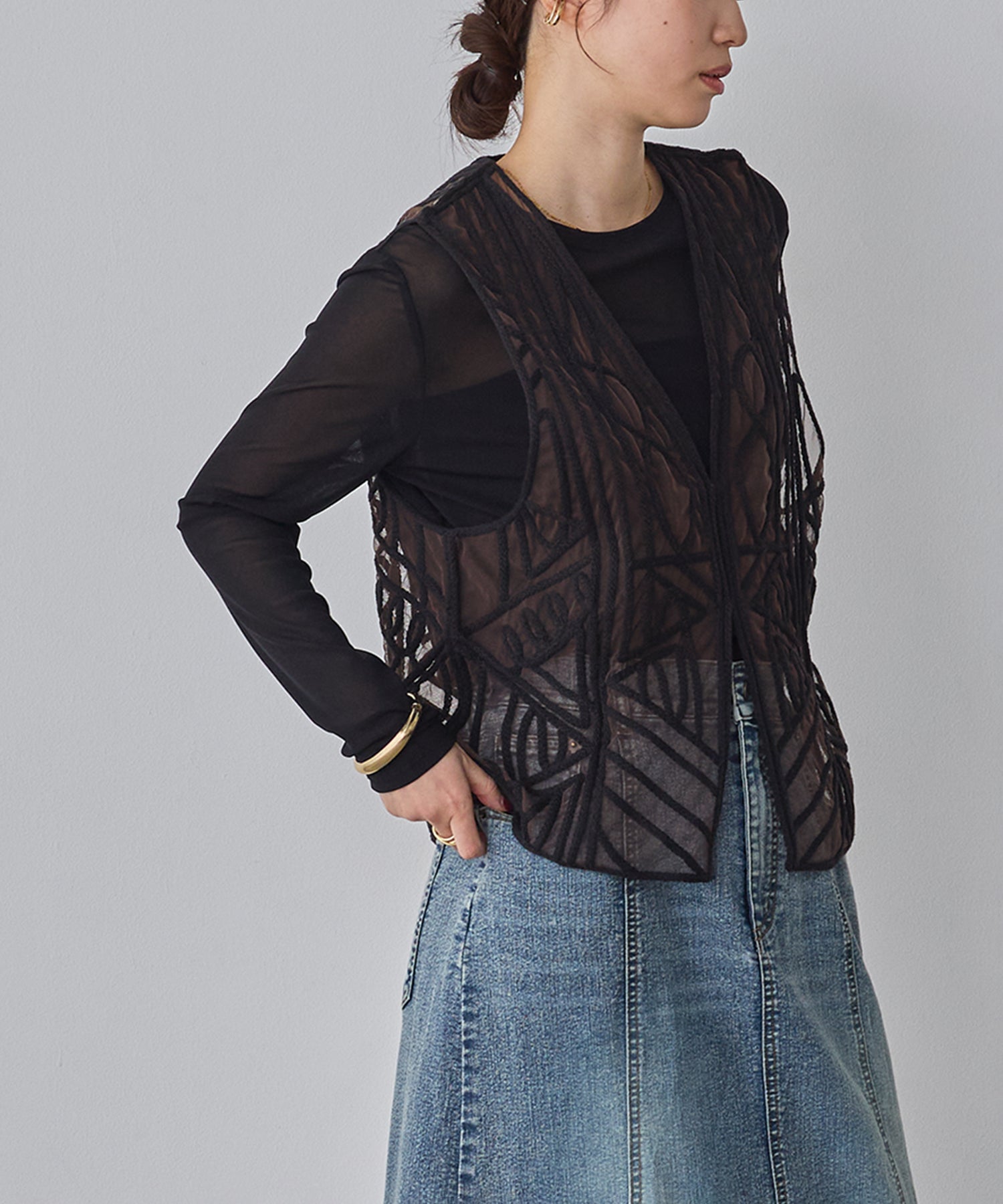 ネット 刺繍ジレ