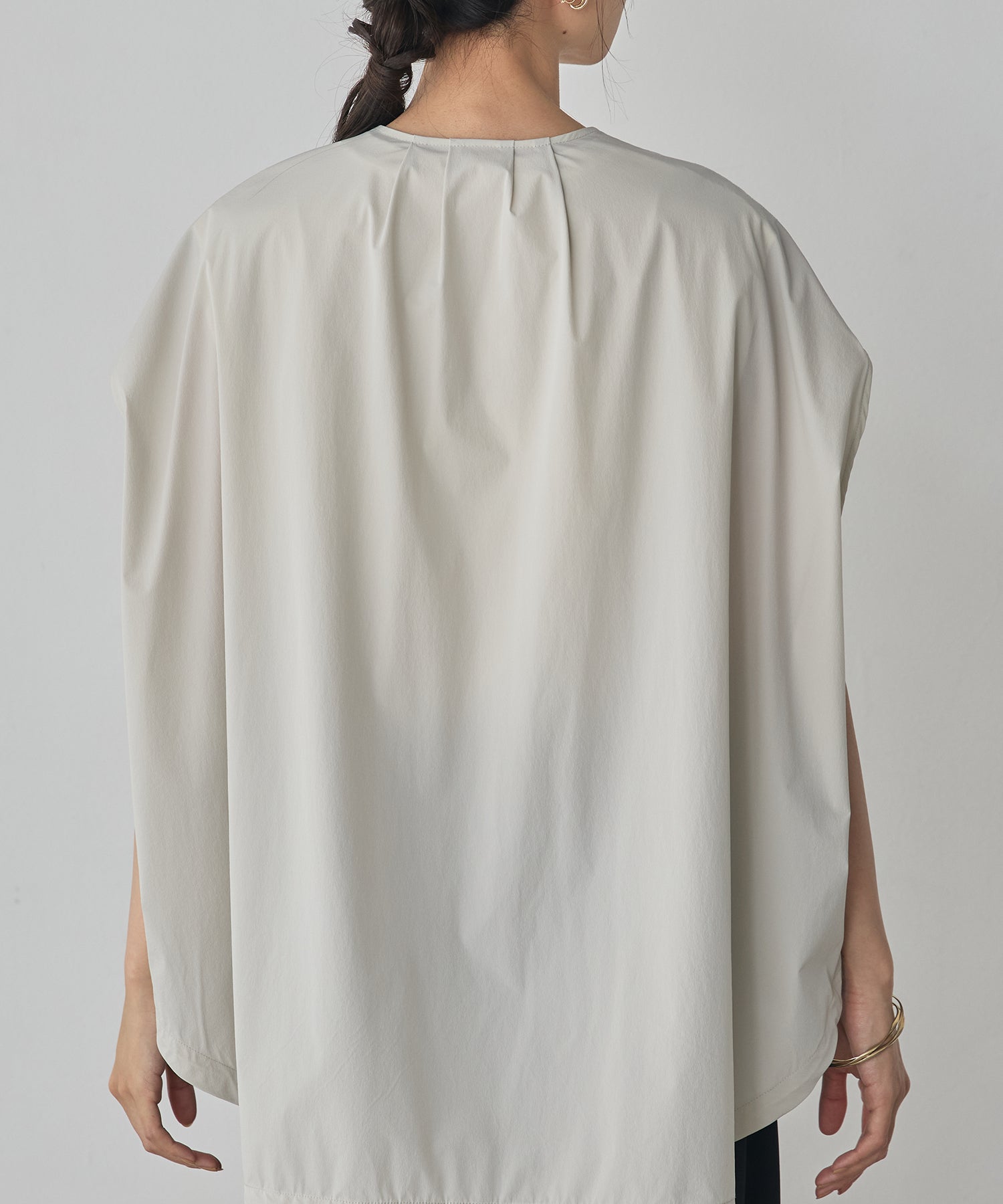 [ICE TOUCH] DOUBLE-ZIP SLEEVELESS BLOUSON