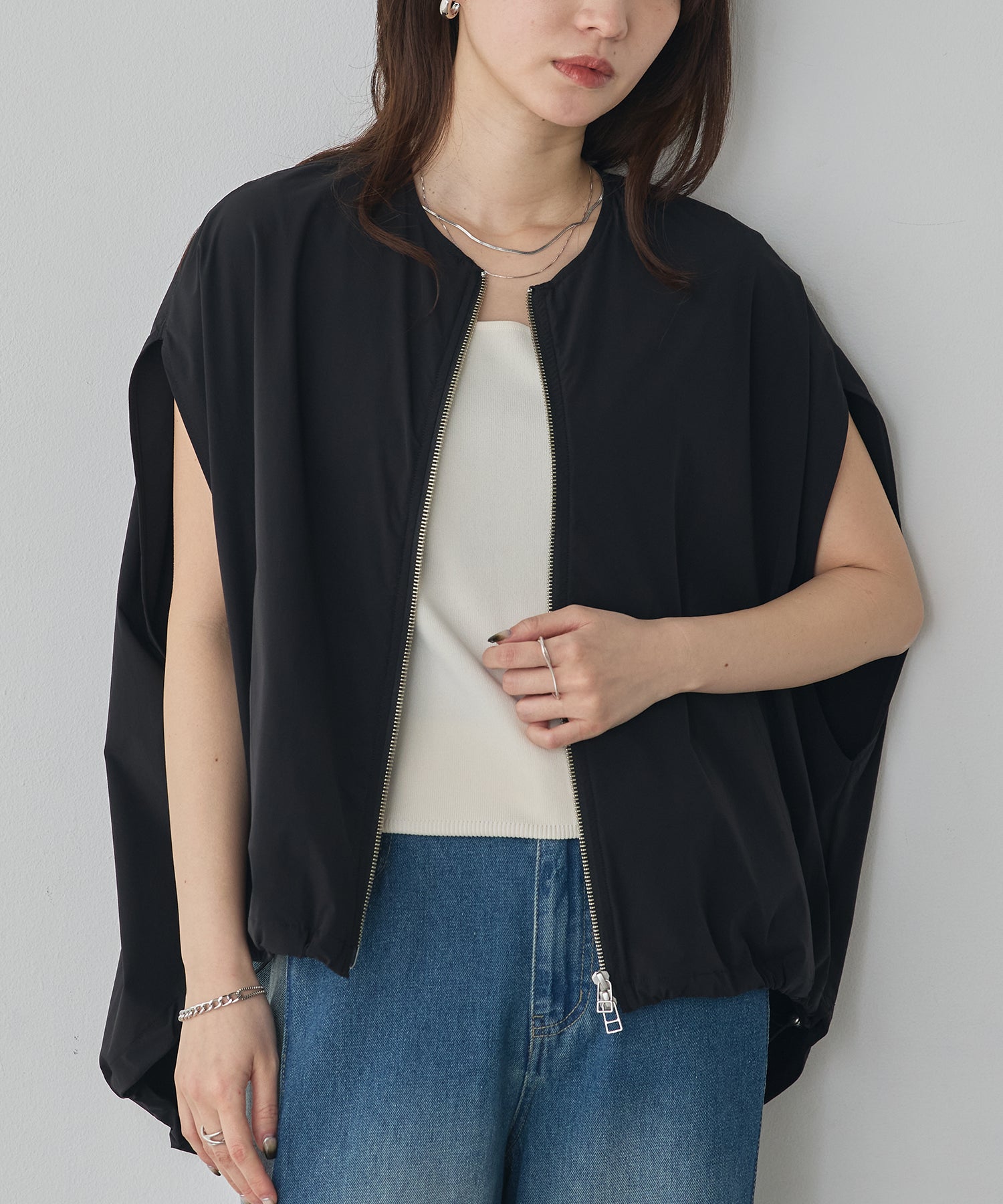 [ICE TOUCH] DOUBLE-ZIP SLEEVELESS BLOUSON