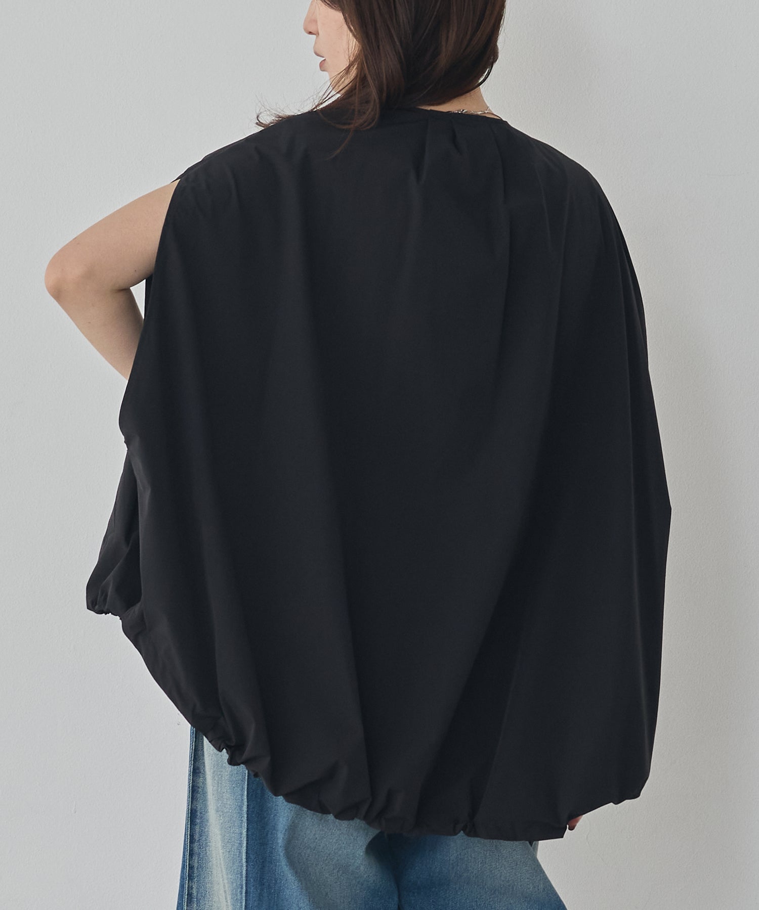 [ICE TOUCH] DOUBLE-ZIP SLEEVELESS BLOUSON