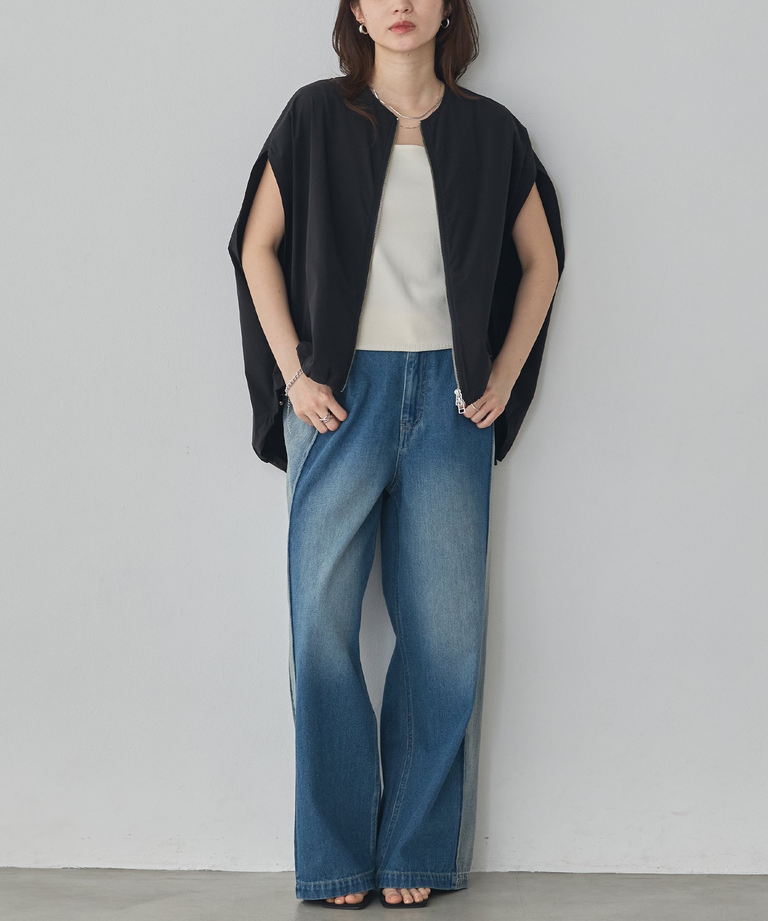 [ICE TOUCH] DOUBLE-ZIP SLEEVELESS BLOUSON