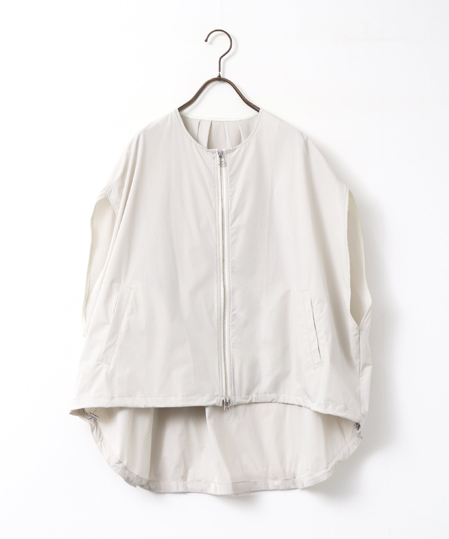 [ICE TOUCH] DOUBLE-ZIP SLEEVELESS BLOUSON