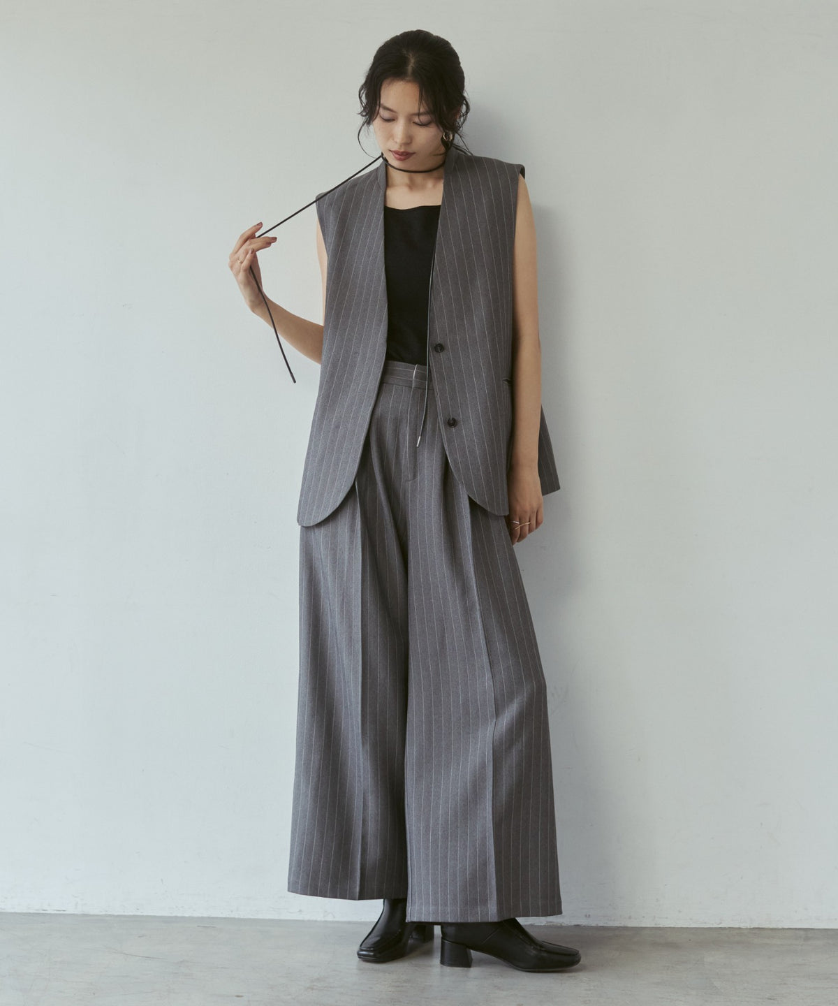DESIGNS VEST