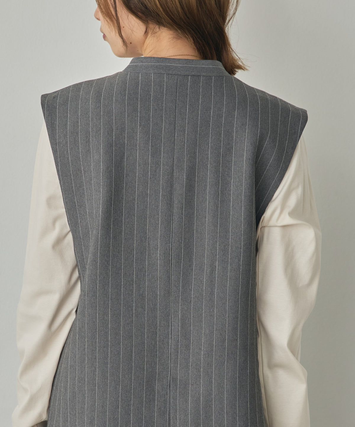 DESIGNS VEST