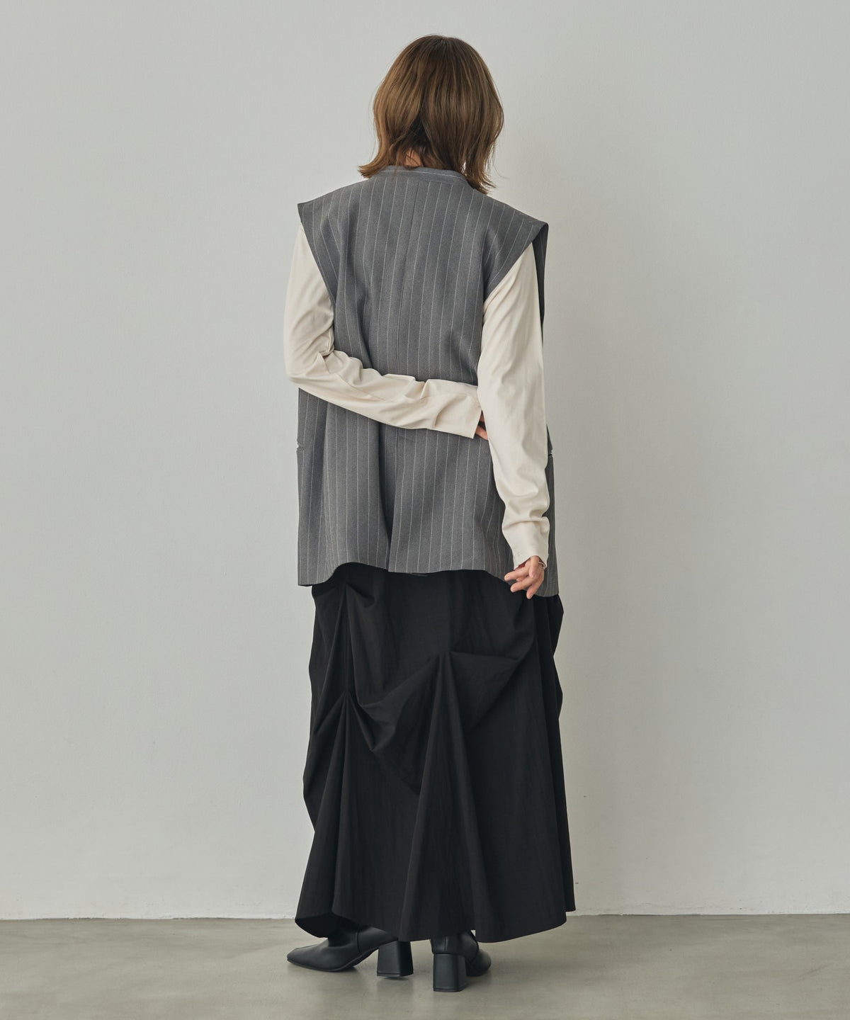 DESIGNS VEST