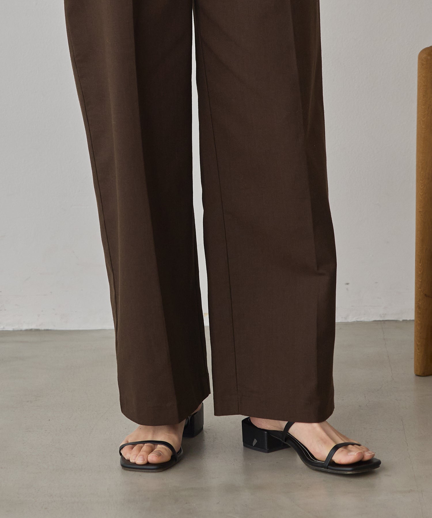 FRENCH LINEN STRAIGHT-LEG PANTS