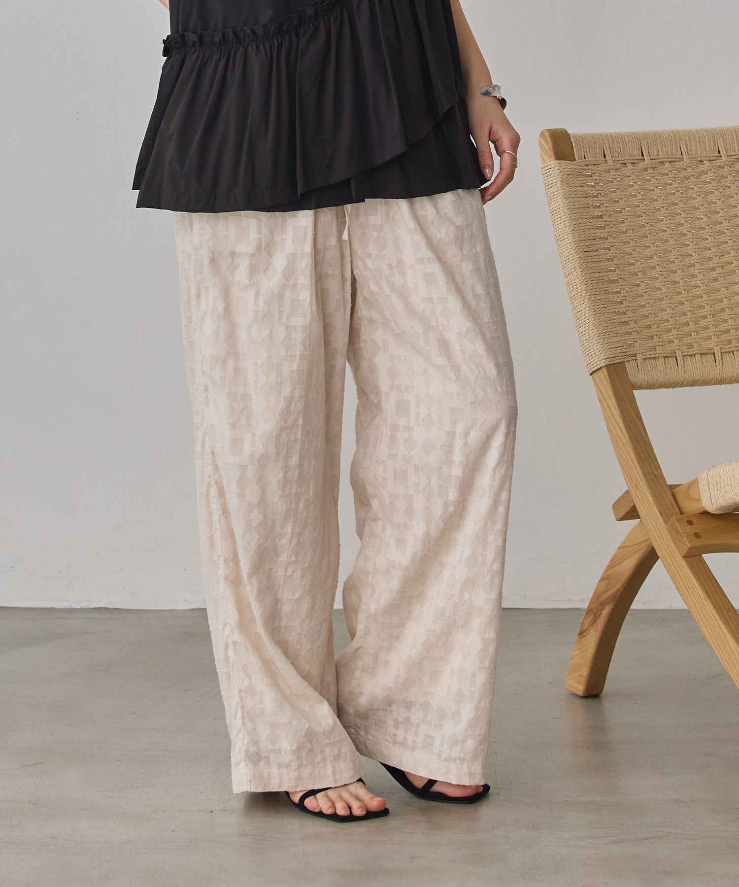 CUT-JACQUARD EASY PANTS