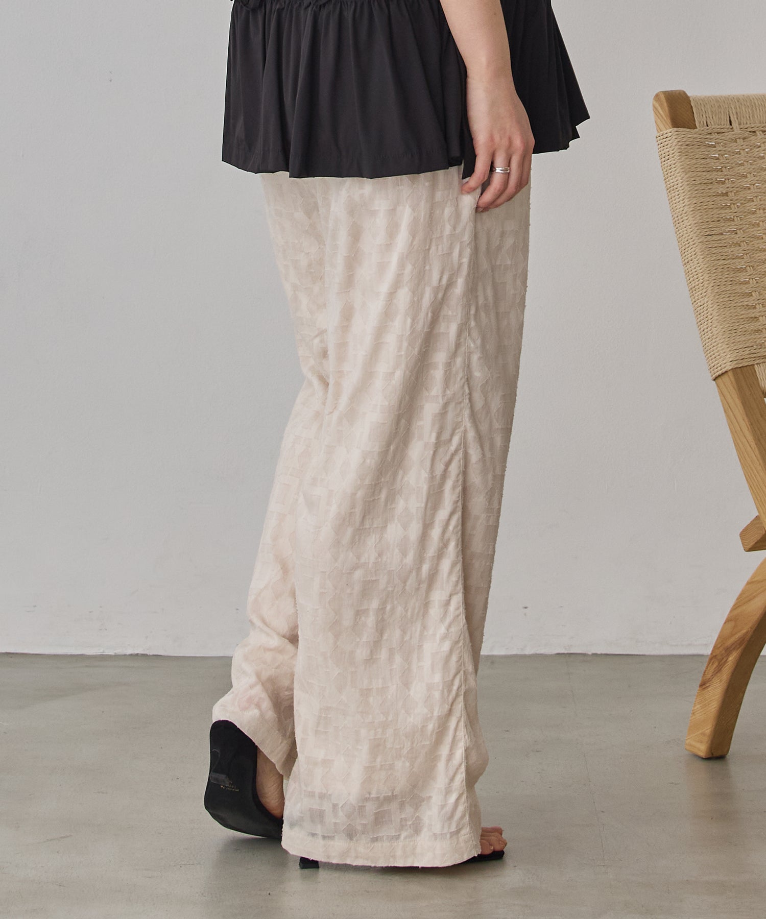 CUT-JACQUARD EASY PANTS