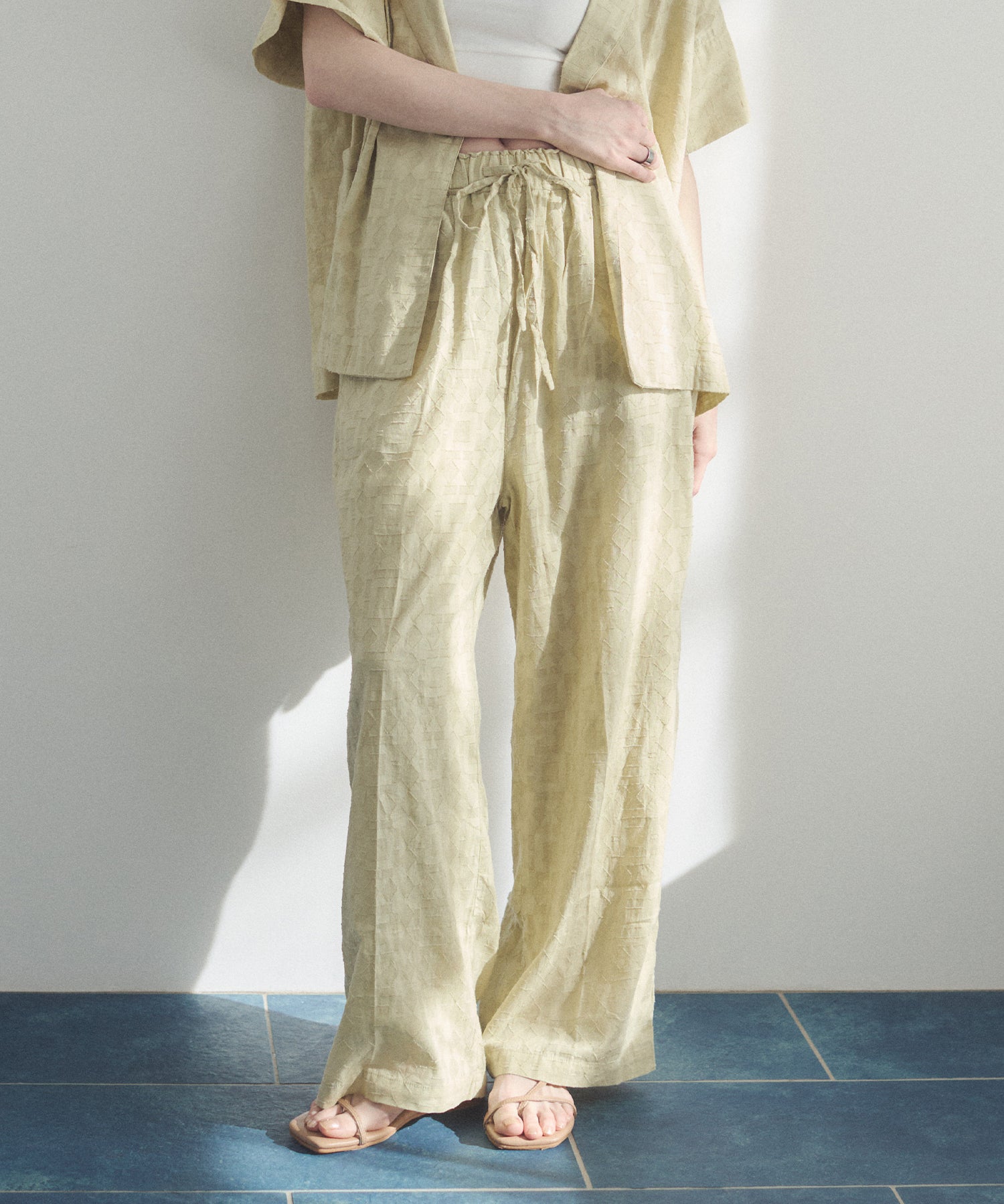 CUT-JACQUARD EASY PANTS