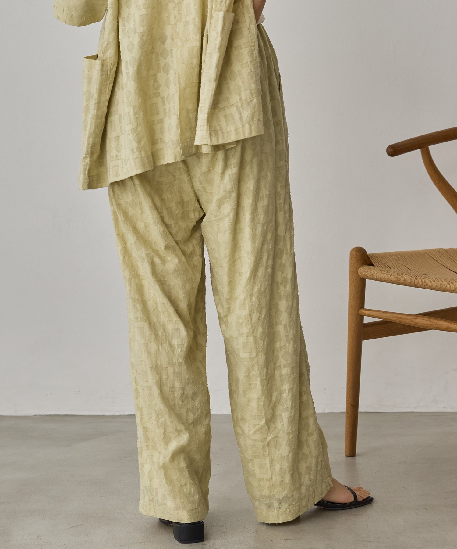 CUT-JACQUARD EASY PANTS
