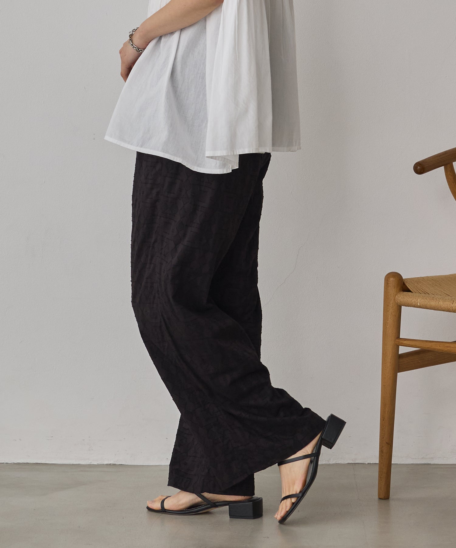 CUT-JACQUARD EASY PANTS