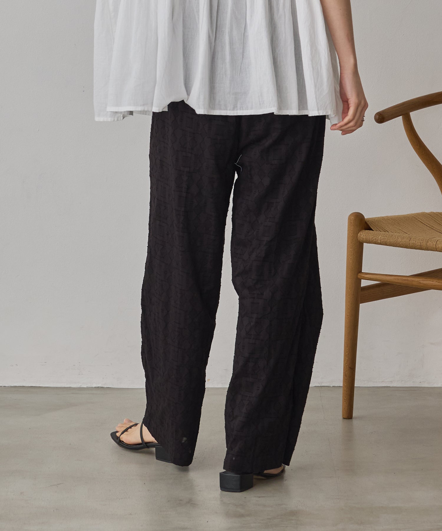 CUT-JACQUARD EASY PANTS