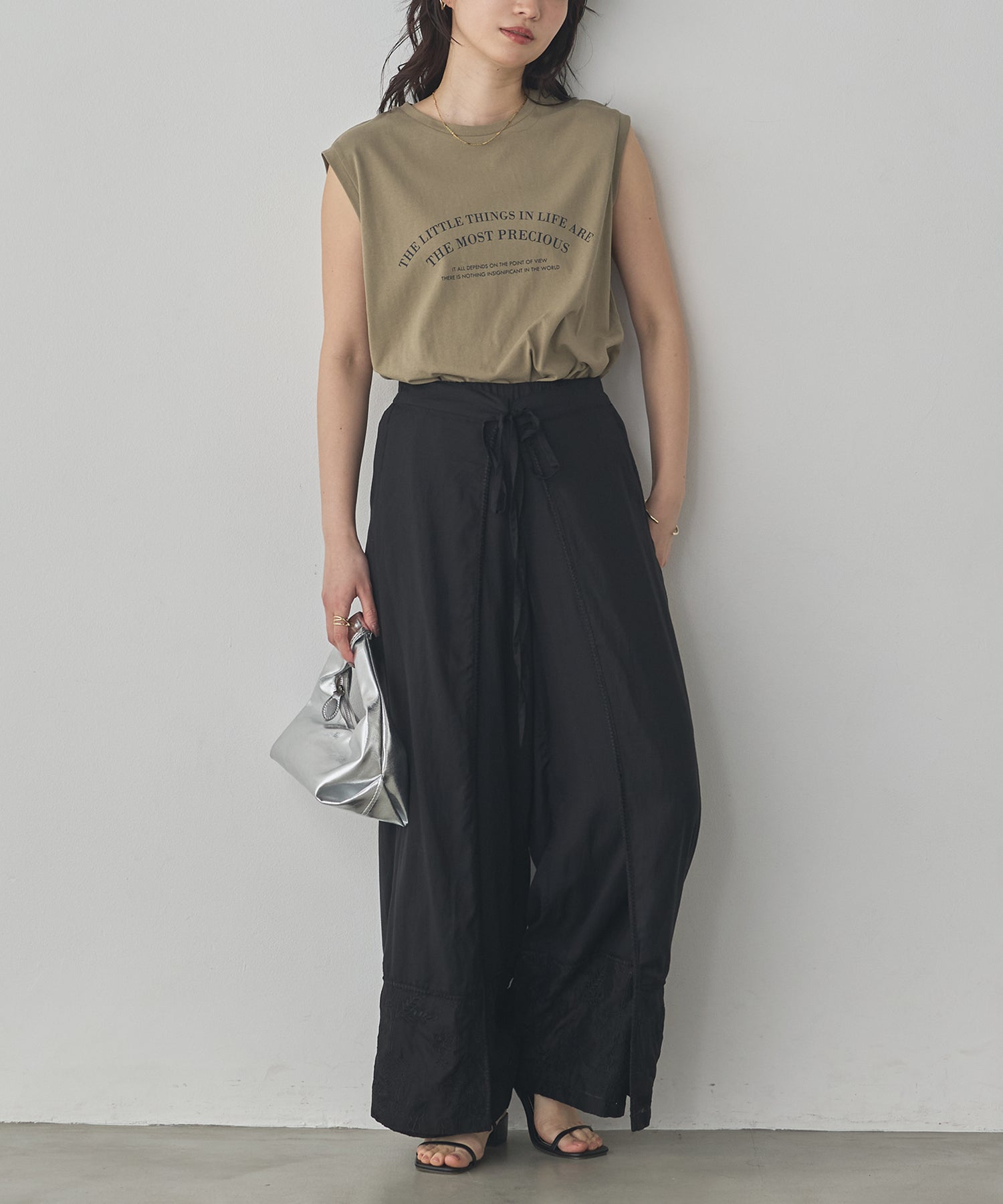 HEM-EMBROIDERED WRAP PANTS
