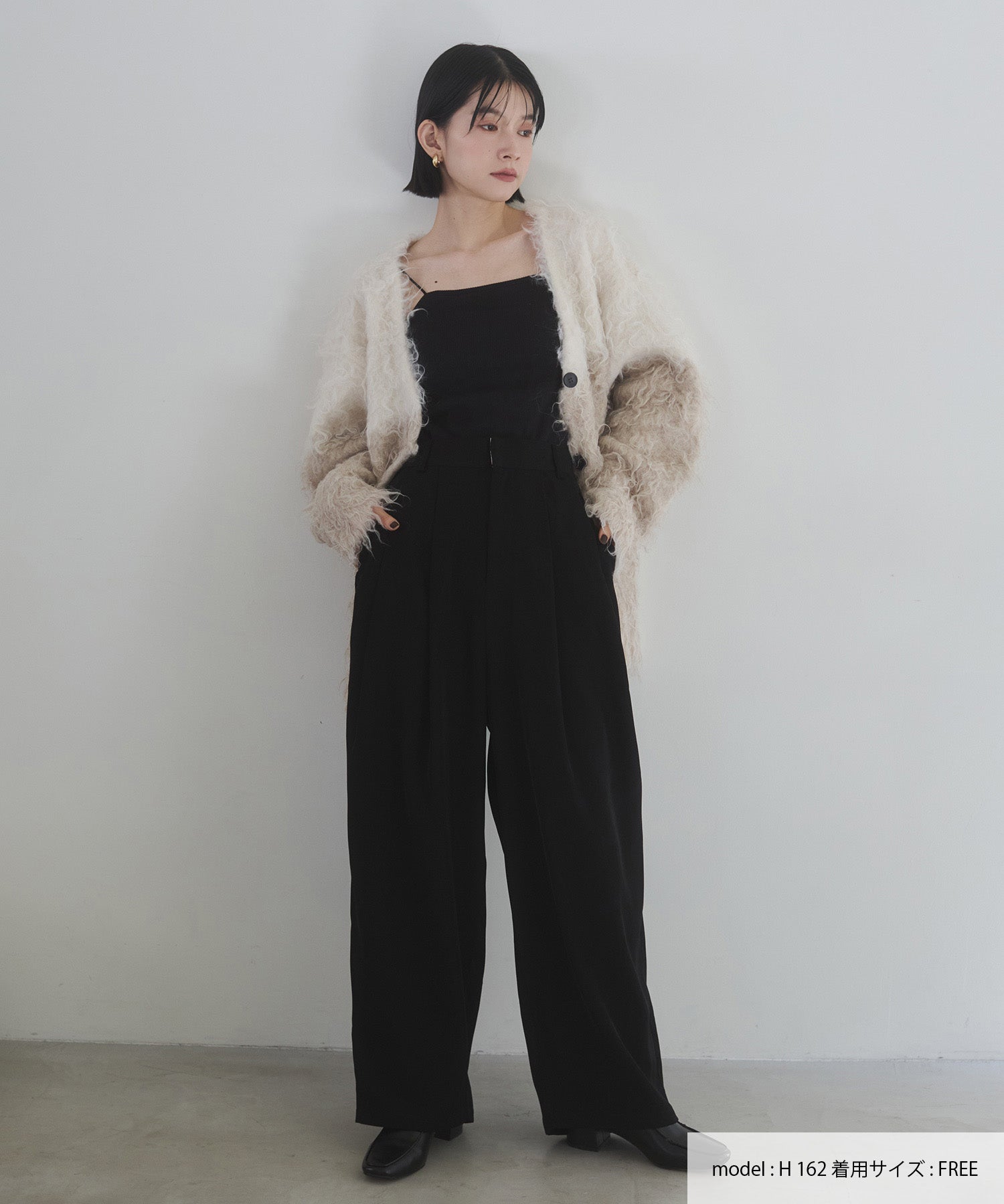 ポリツイル カーヴィパンツ