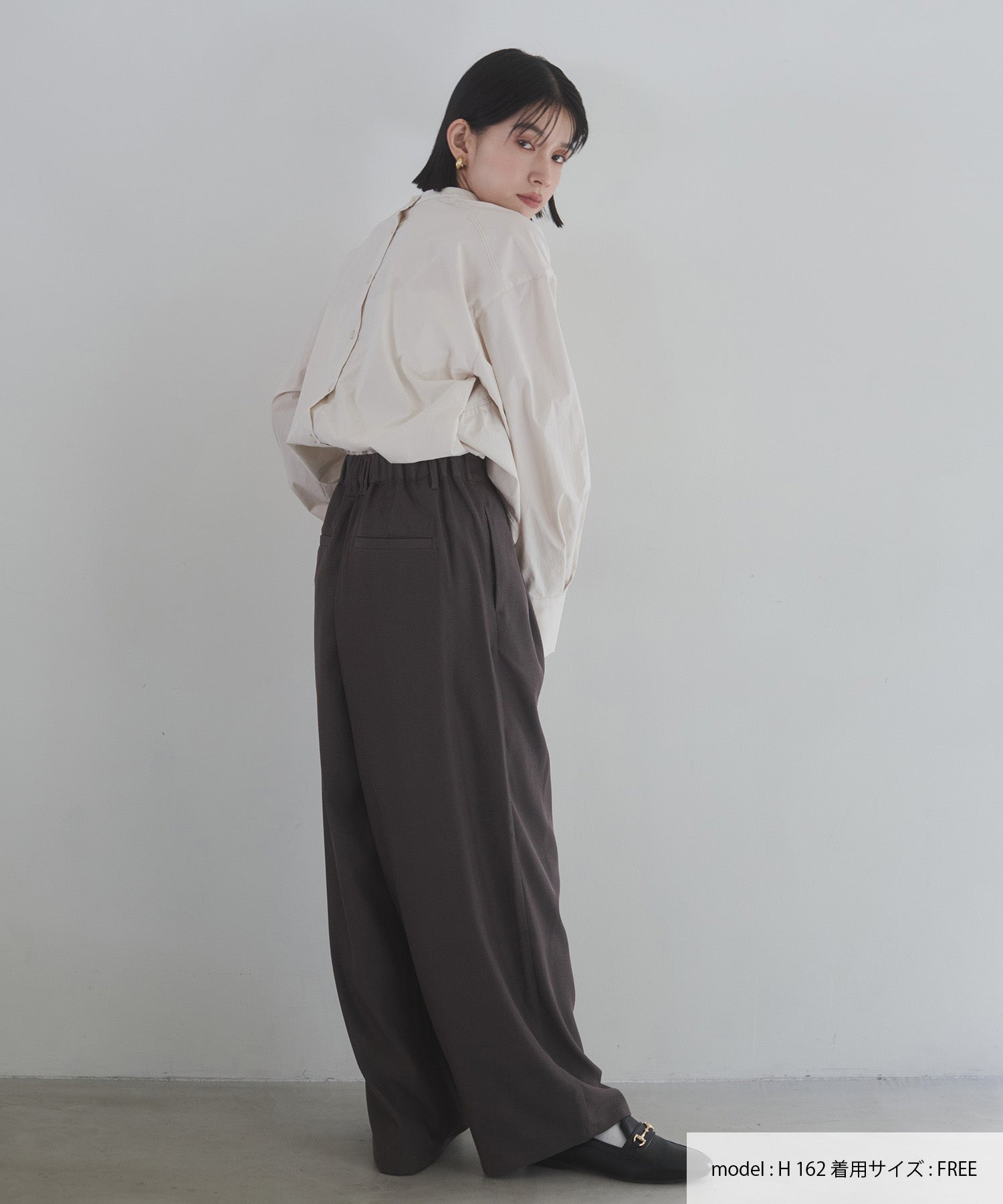 ポリツイル カーヴィパンツ