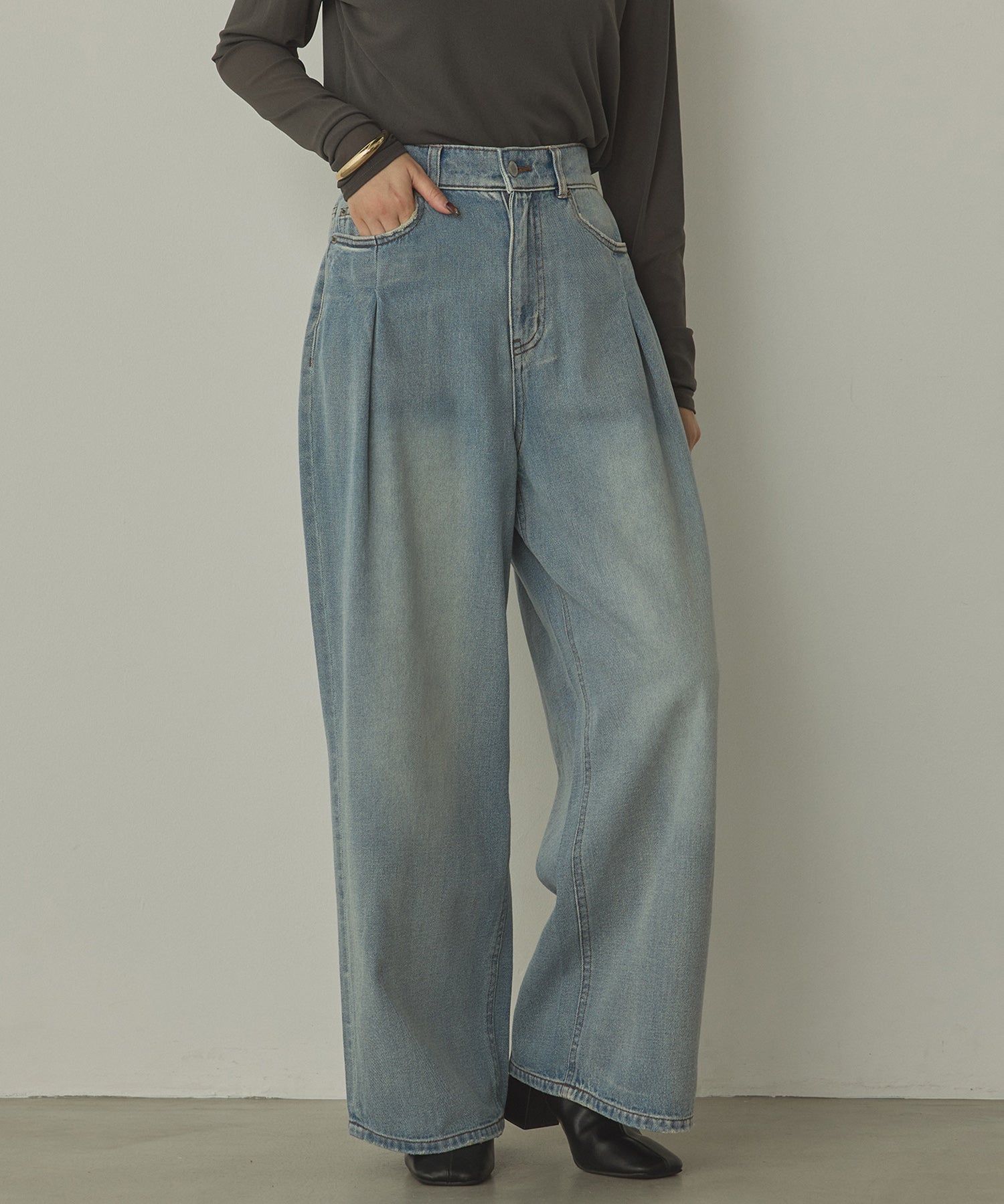 DENIM POCKET TUCK PANTS