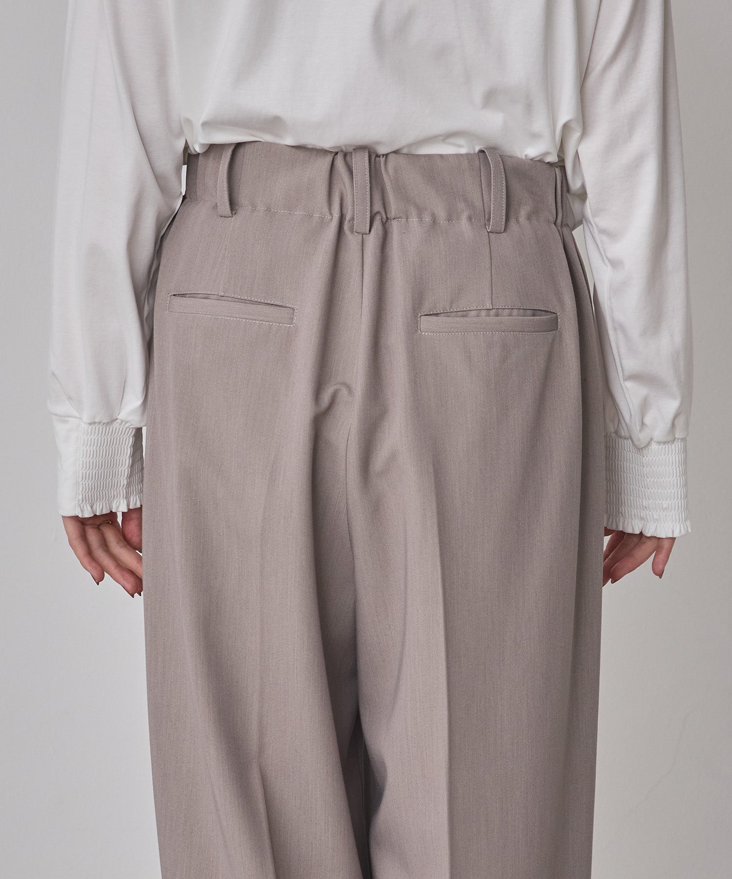POLYRAYON TUCK PANTS